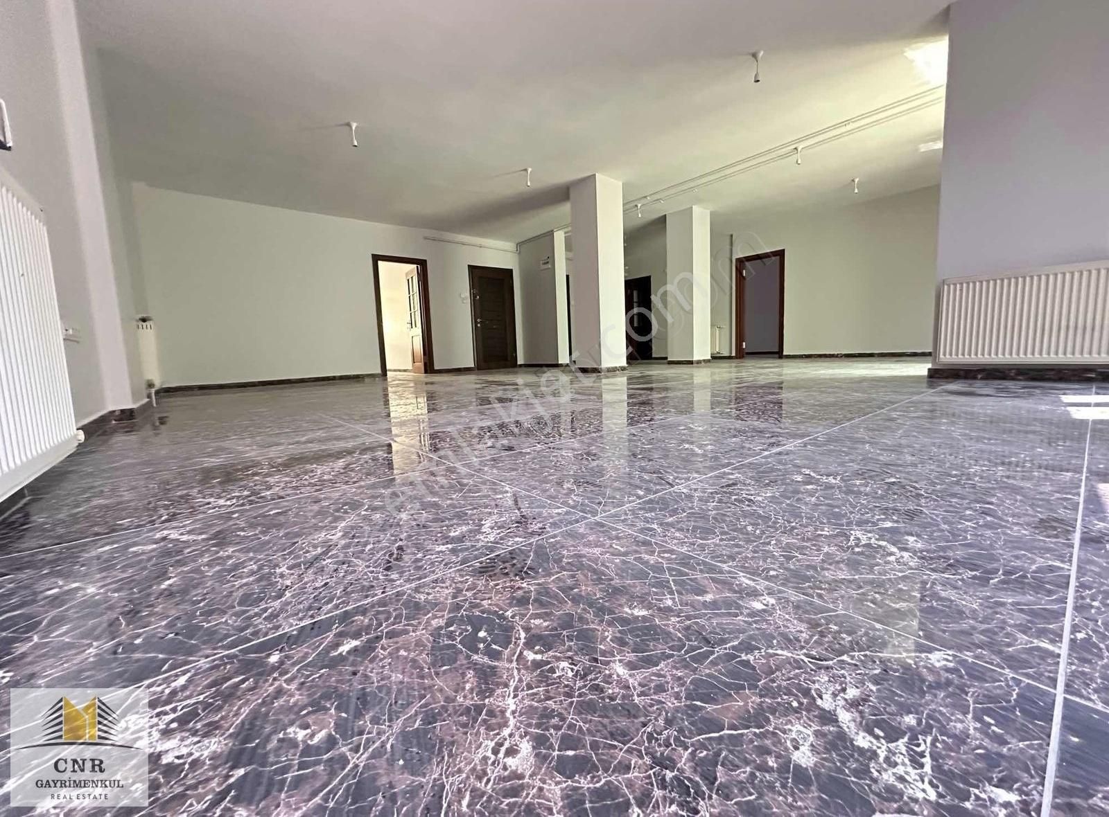 Küçükköy Meydan Merkezi Konumda 160 M² 1.kat Diş P. &güzellik M.
