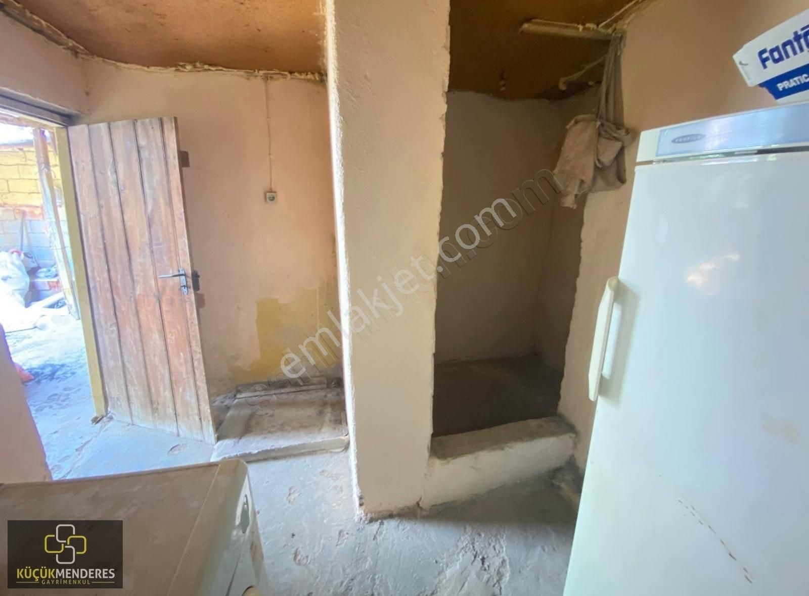 Küçük Menderes'ten Kiraz Yeni Mh. Köşede Satılık Ev - Görsel 10