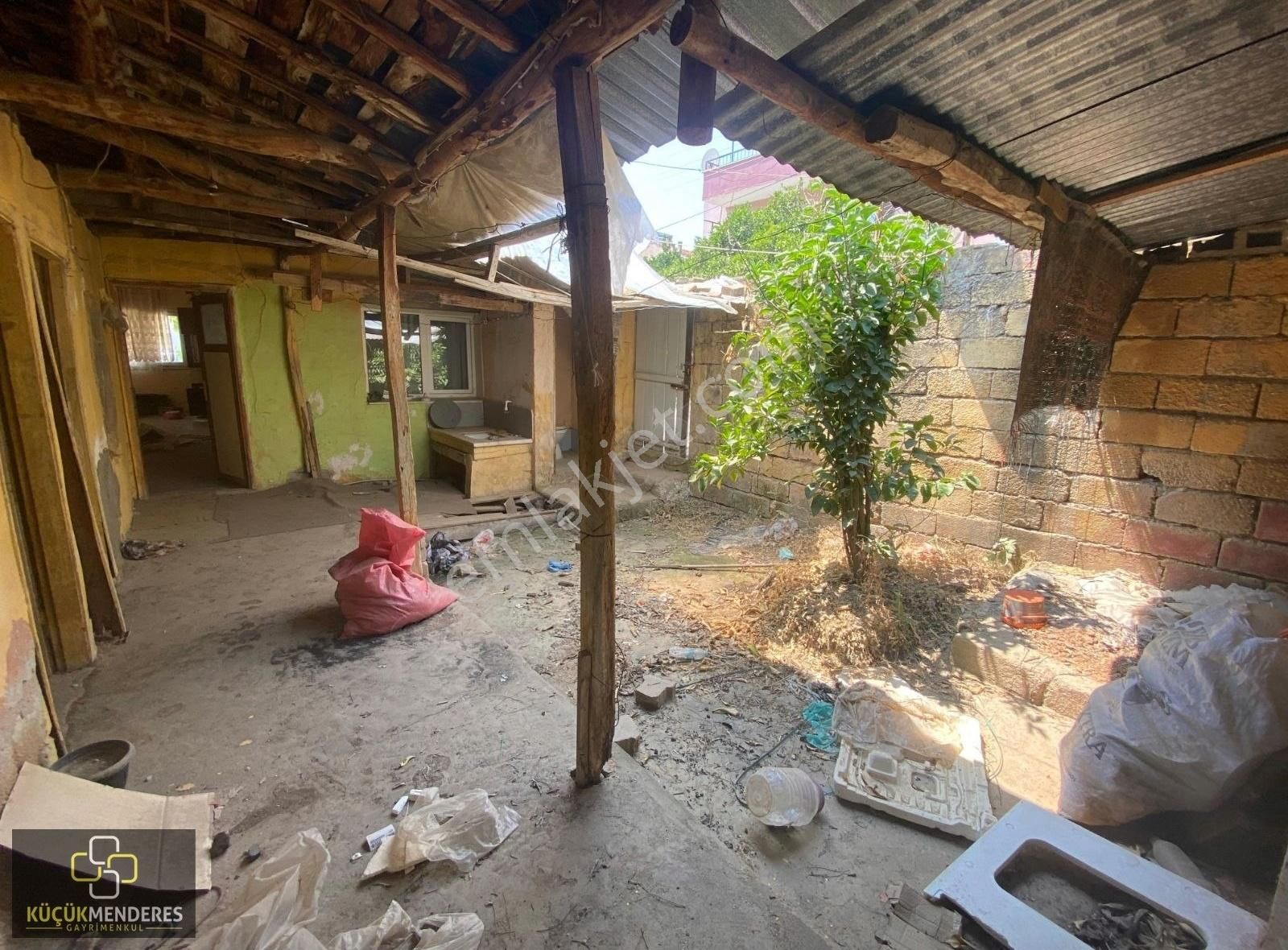 Küçük Menderes'ten Kiraz Yeni Mh. Köşede Satılık Ev - Görsel 3