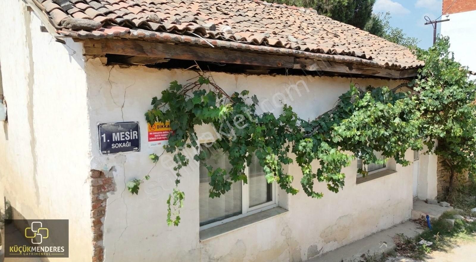 Küçük Menderes'ten Kiraz Yeni Mh. Köşede Satılık Ev - Görsel 13