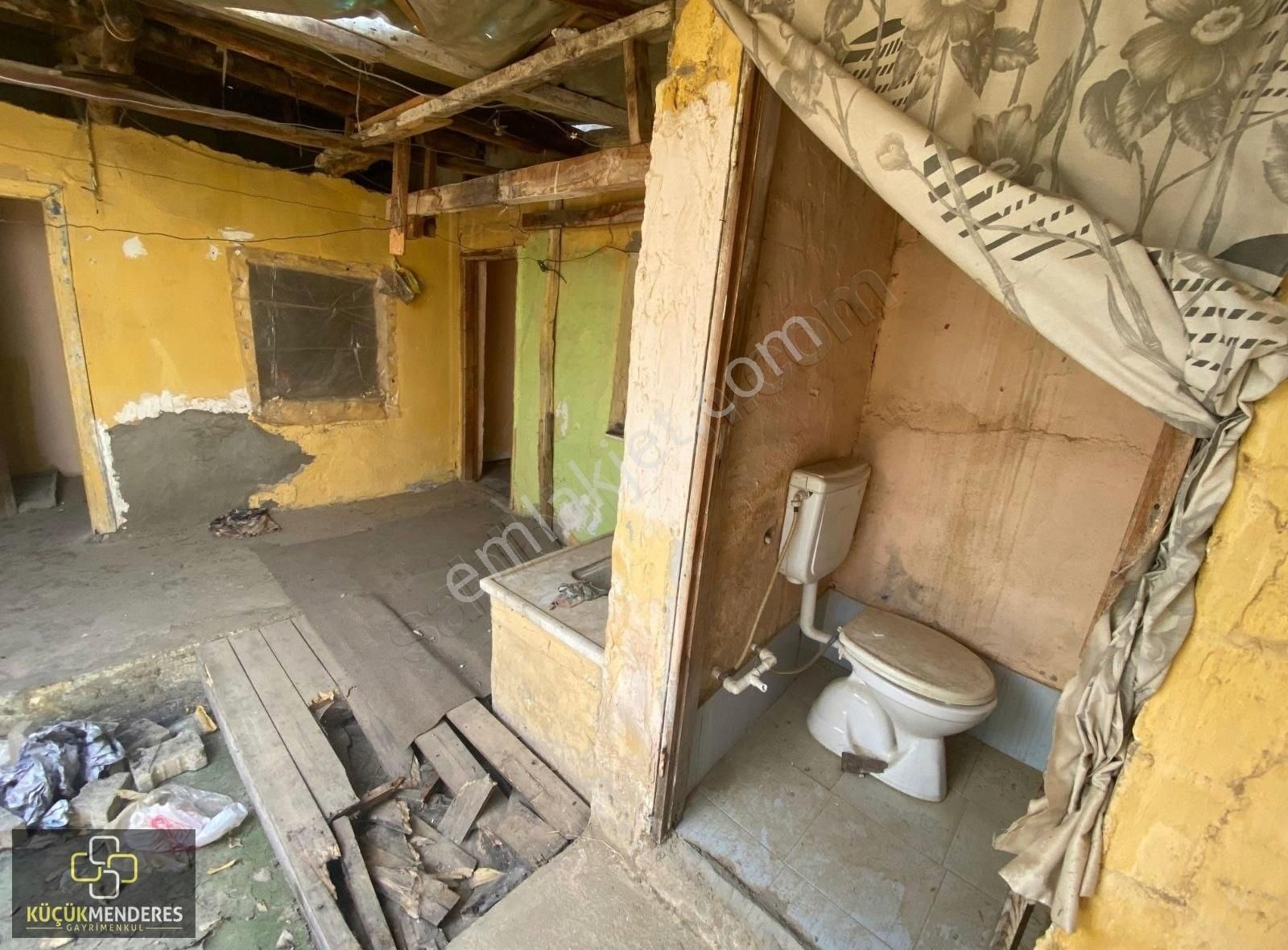 Küçük Menderes'ten Kiraz Yeni Mh. Köşede Satılık Ev - Görsel 5
