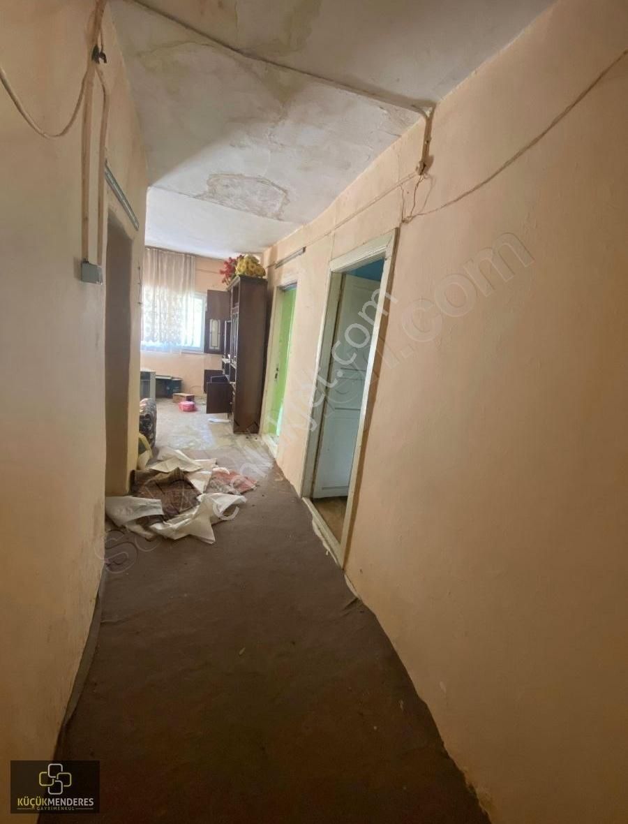 Küçük Menderes'ten Kiraz Yeni Mh. Köşede Satılık Ev - Görsel 2