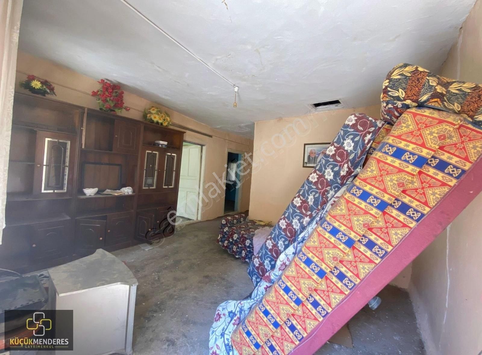 Küçük Menderes'ten Kiraz Yeni Mh. Köşede Satılık Ev - Görsel 15