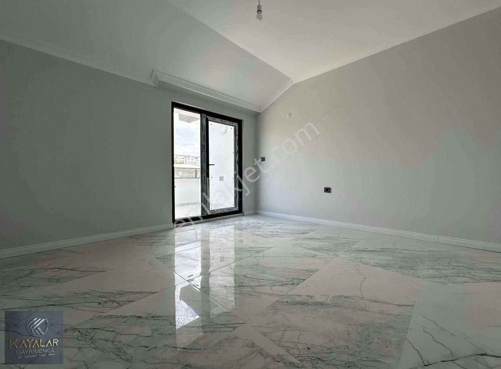 Kamelya Caddesinde 2+1 Lüks Daire - Görsel 5