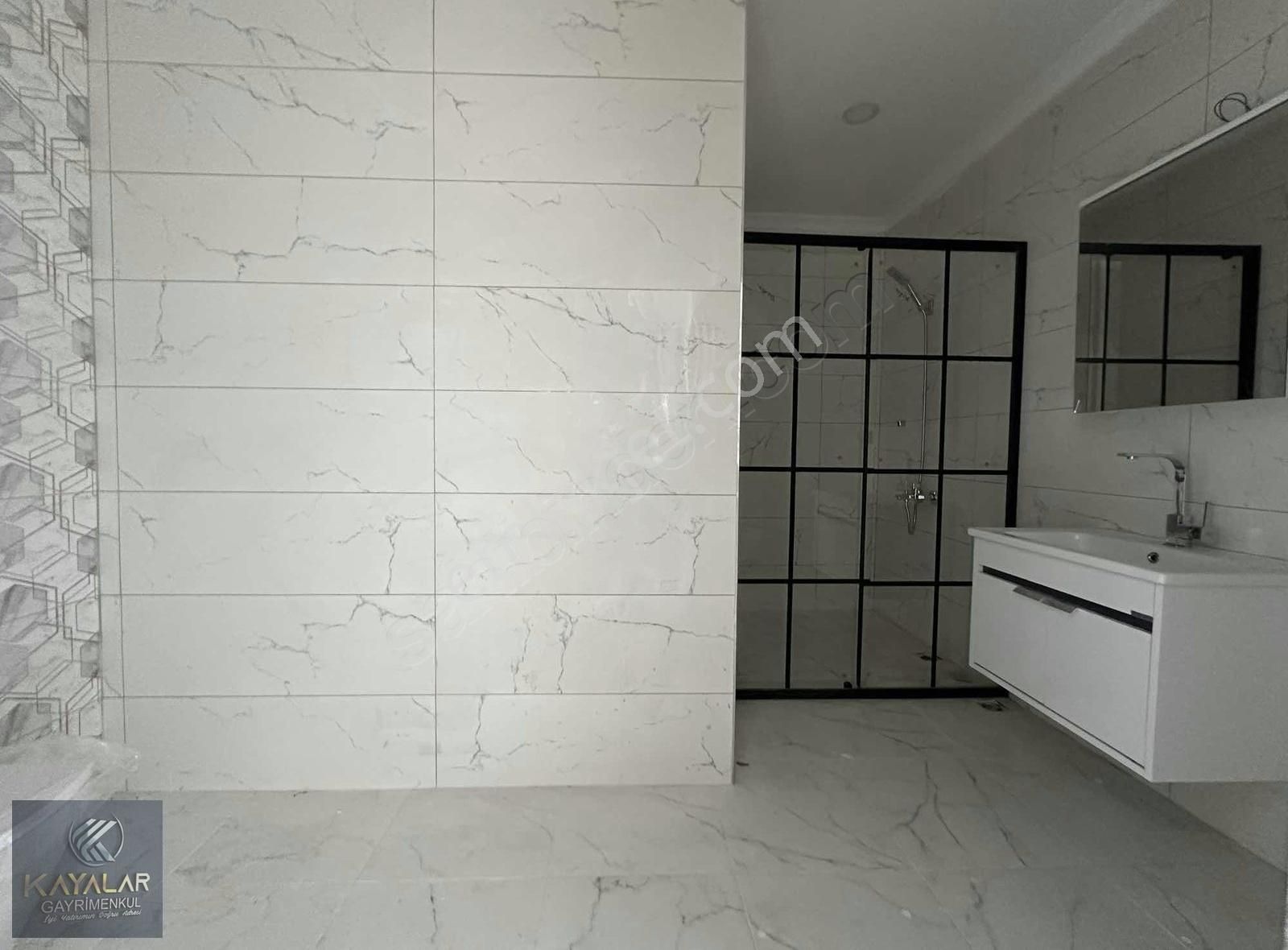 Kamelya Caddesinde 2+1 Lüks Daire - Görsel 15