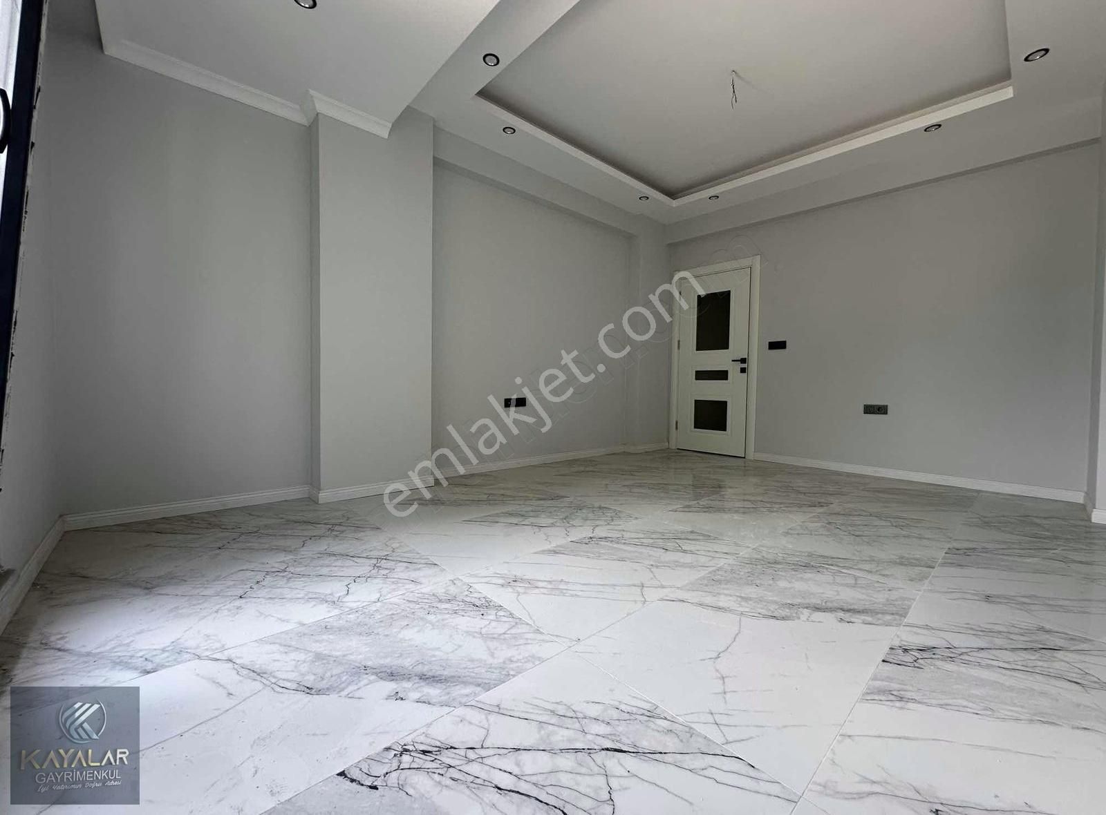 Kamelya Caddesinde 2+1 Lüks Daire - Görsel 14