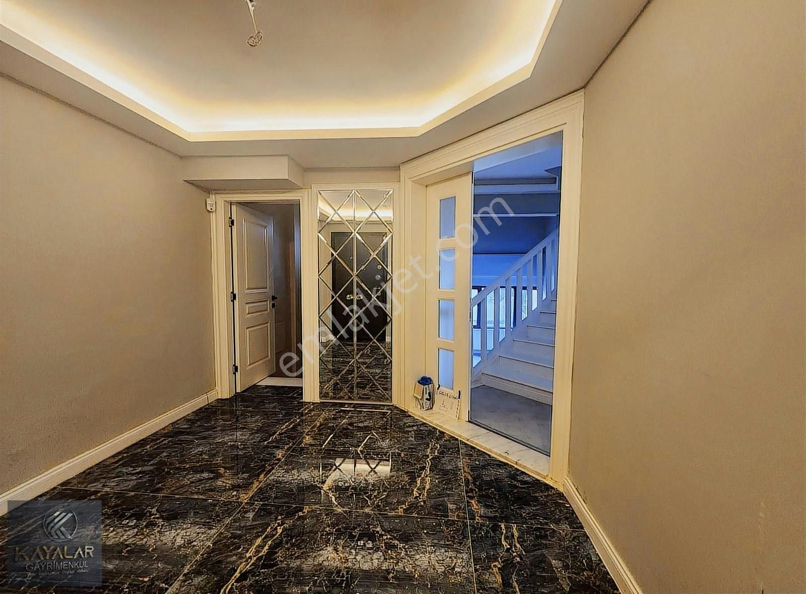 Kayalardan Şehrin En İyi Manzaralı 4+2 Villası - Görsel 8