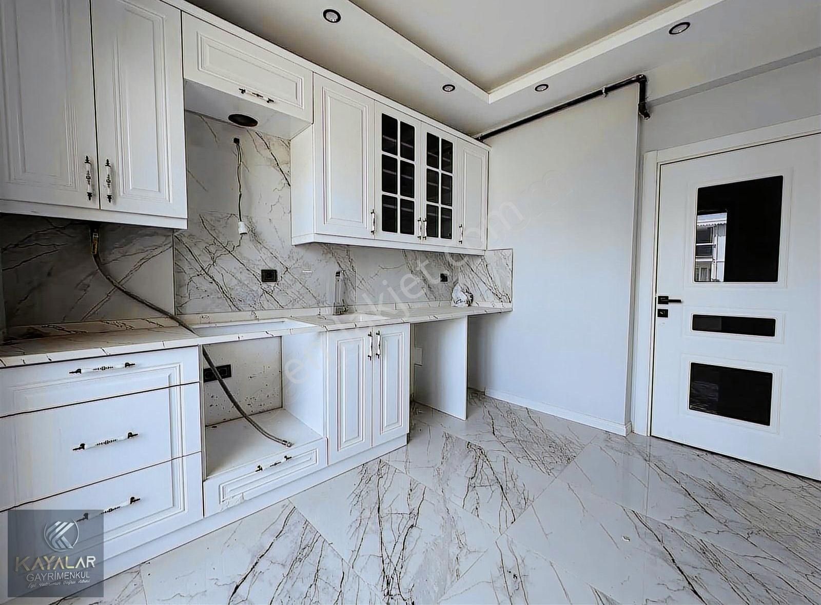 Kamelya Caddesi Üzerinde Lüks 2+1 Dubleks - Görsel 4