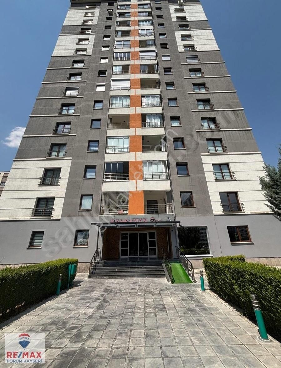 Sümer Evlerde Park Manzaralı 4+1 Satılık Lüks Daire
