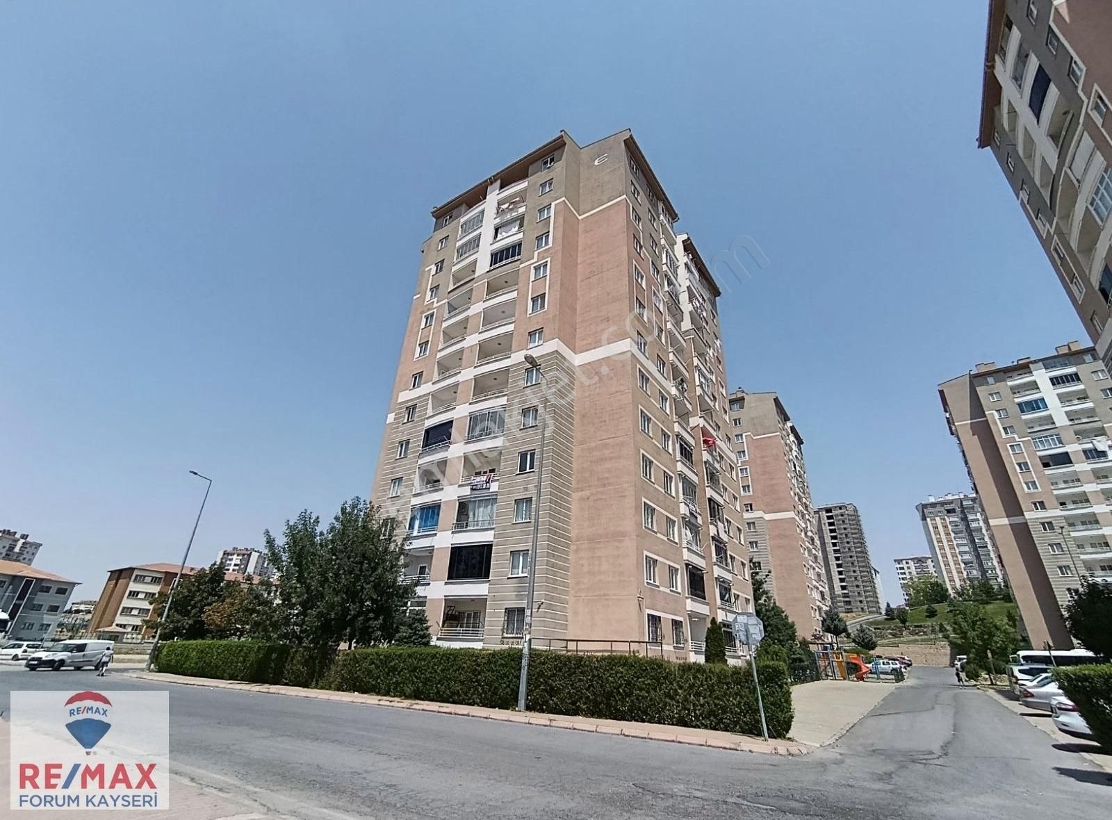 İldem C De Satılık 3+1 Ara Kat Merkezi Konum