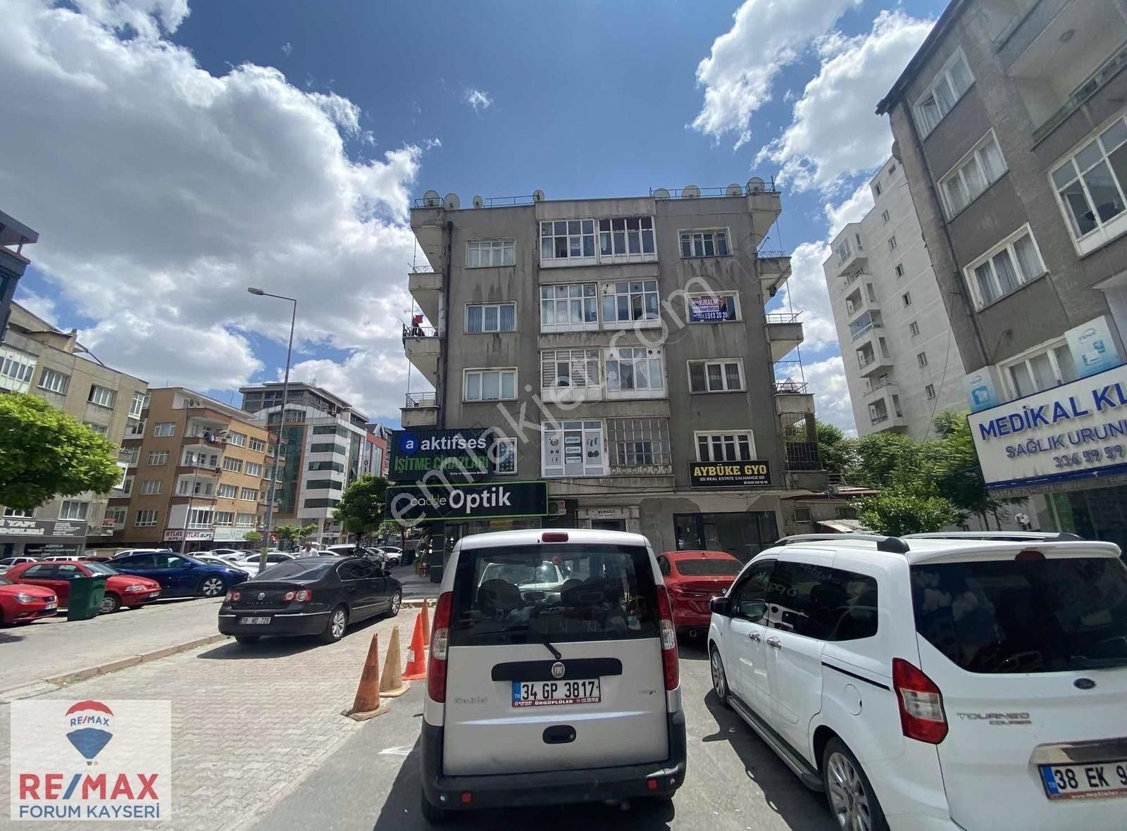 Remax Forumdan Hastane Caddesi Üzerinde Kiralık 2+1 Daire
