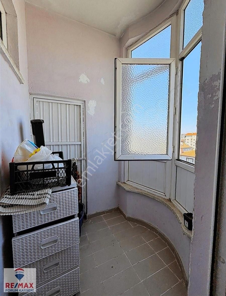 Remax Forum'dan Yeni Mahalle Meydan Geniş Yapılı 3+1