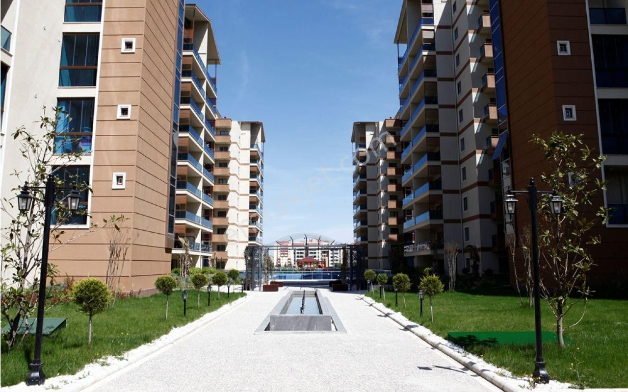 Güleç Teras’ta Yüzme Havuzlu Eşyalı 1+1 Daire