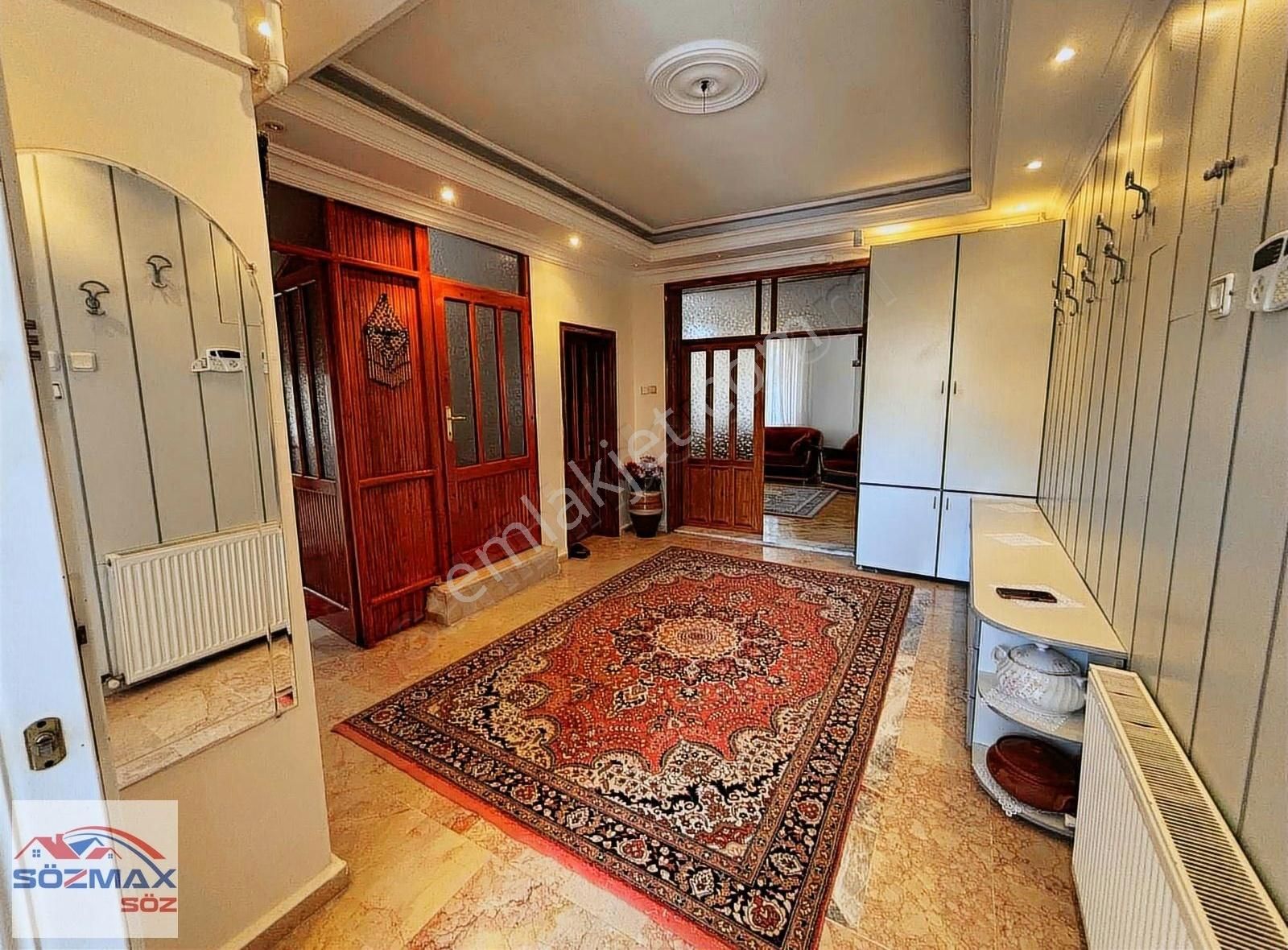 Mimarsinan Bahçelievlerde 8 Odalı Geniş Bahçeli Muhteşem Villa