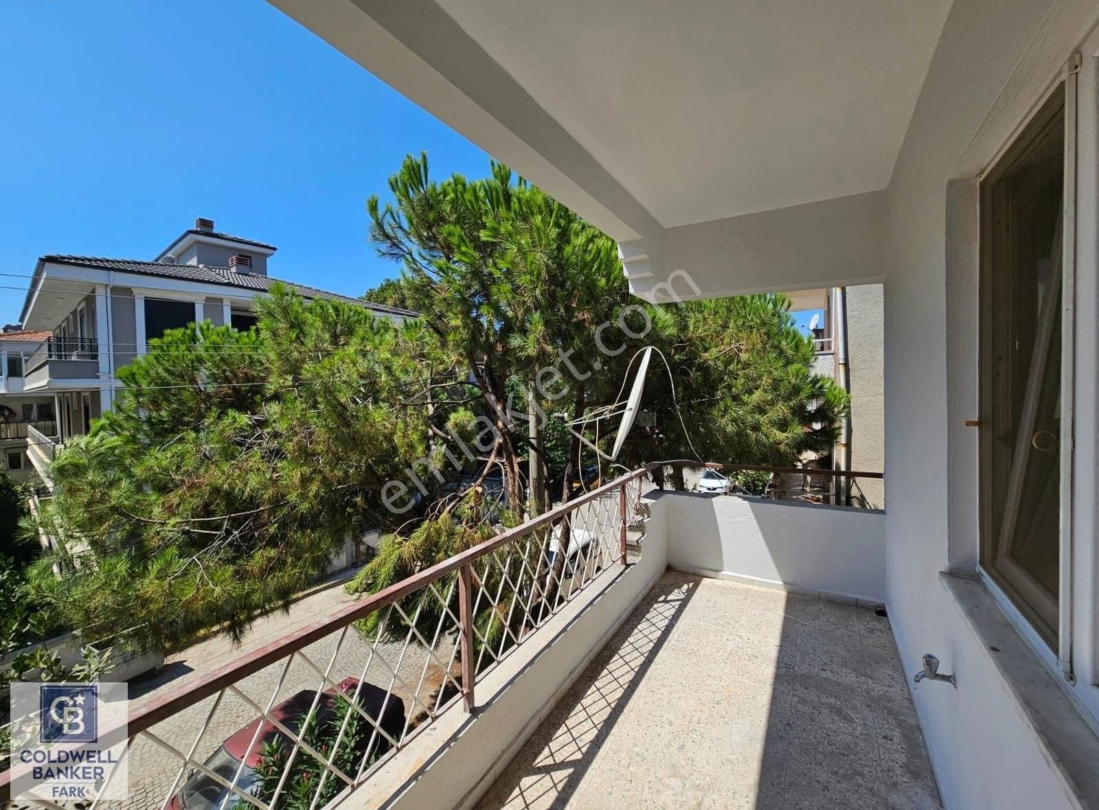 Ayvalık Aliçetinkaya'da Yenilenmiş 2+1 Kiralık Daire