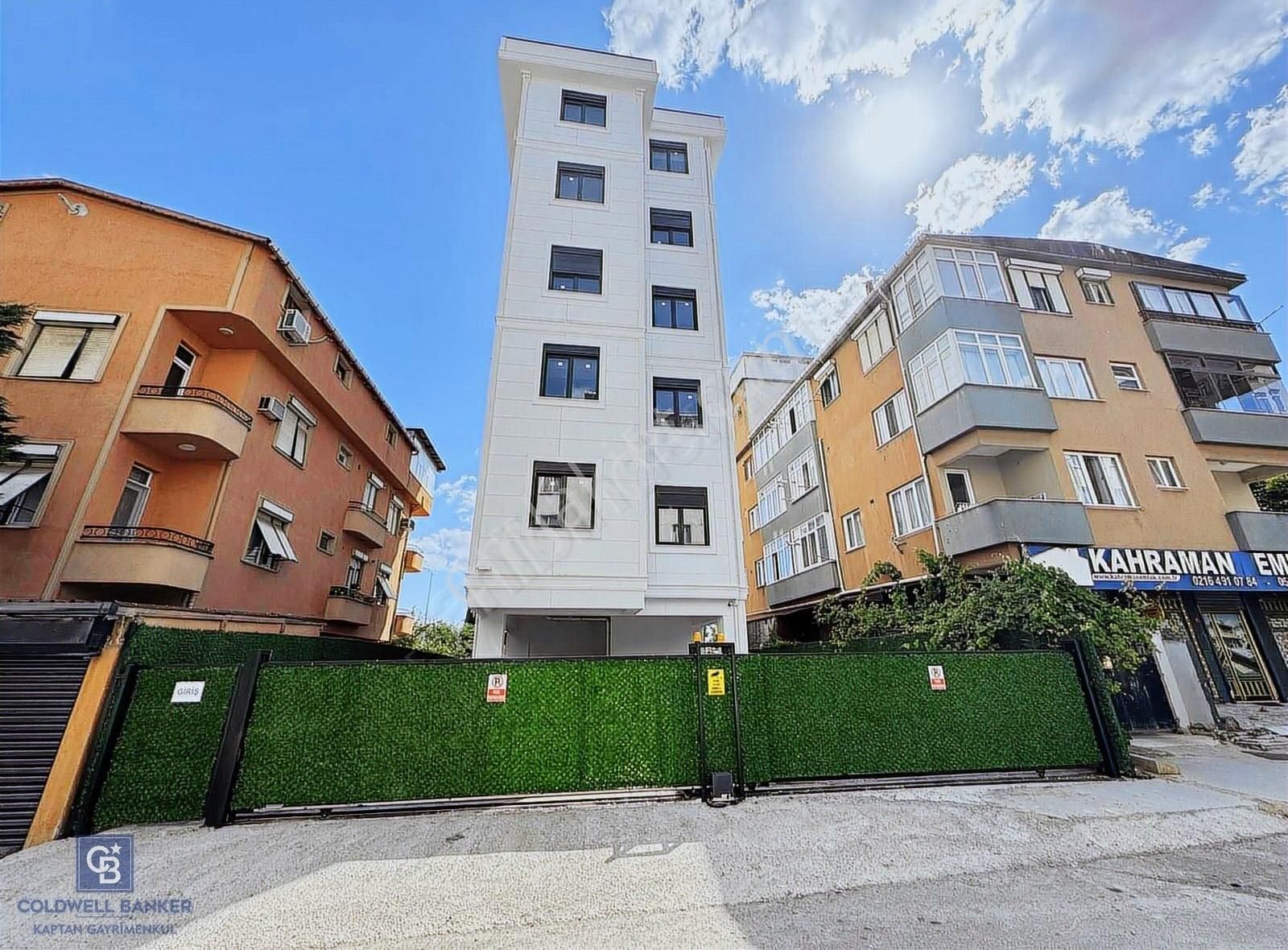 Pendik Kaynarca Mahallesi Satılık Ara Kat Deniz Man. 3+1 Daire