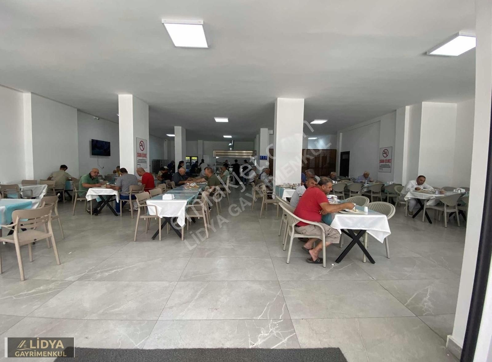 Kurumsal Kiracılı Geniş Cepheli İşyeri