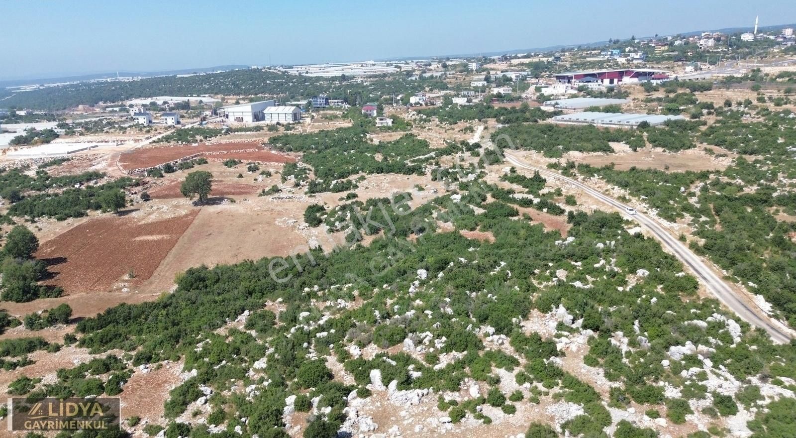 Erdemli Aslanlı Mahallesinde 8.840 M2 Villa Ve Soğuk Havalık Yer - Görsel 7