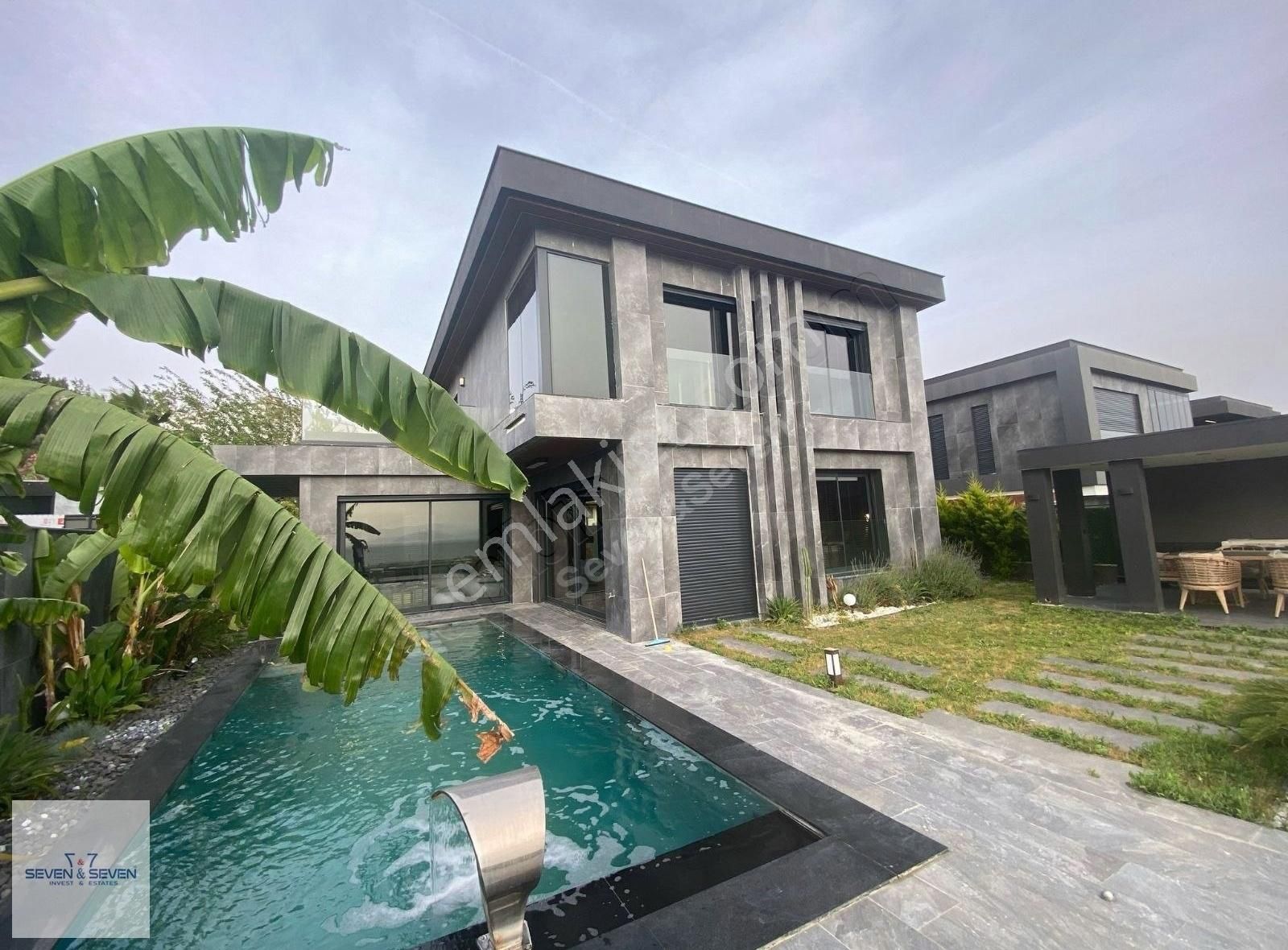 Kuşadası'nda Deniz Manzaralı Ultra Luks Villalar
