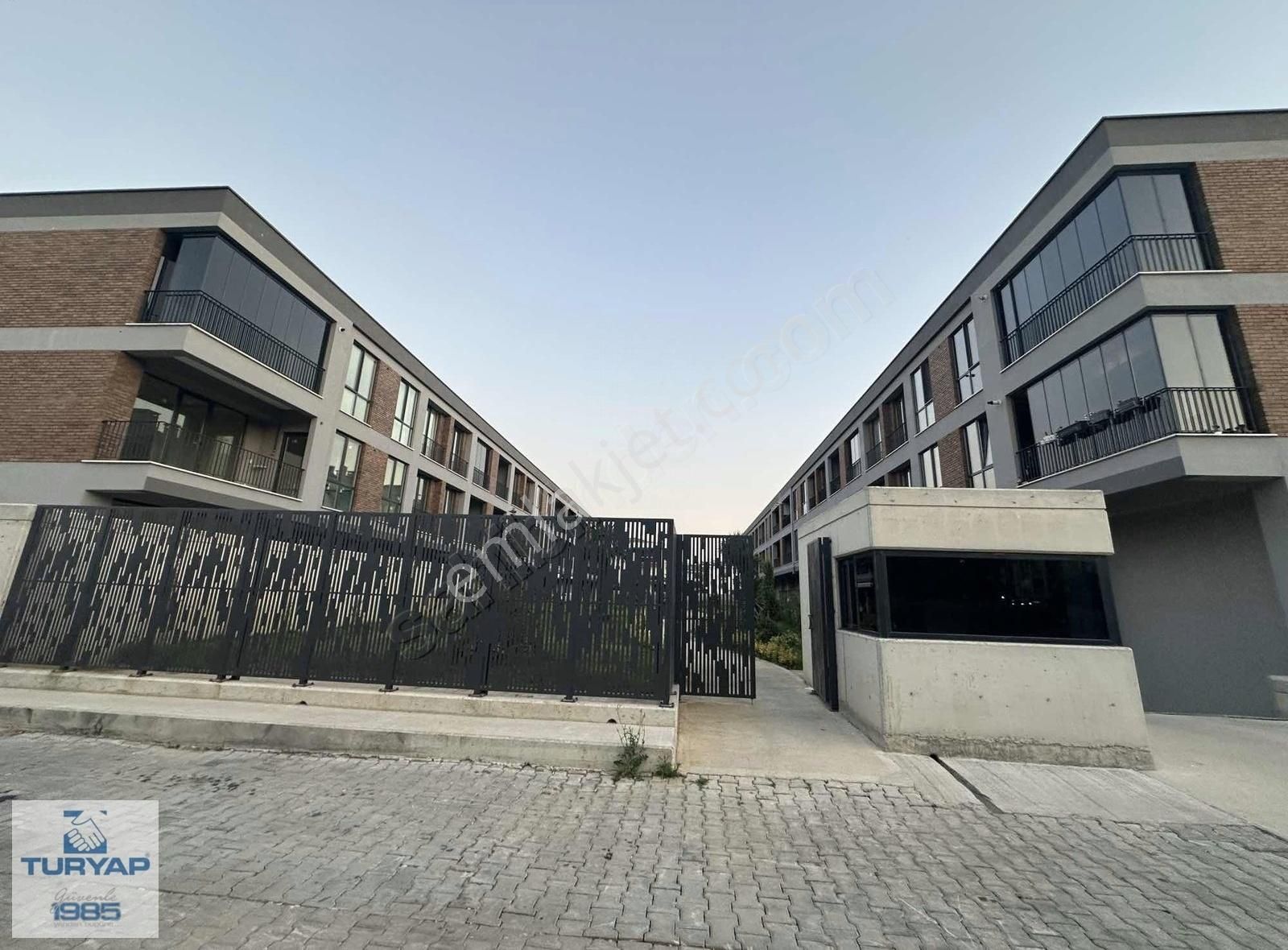 Turyap Soner'den Satılık Merkezi Konumda Site İçi 4+1 Daire - Görsel 12
