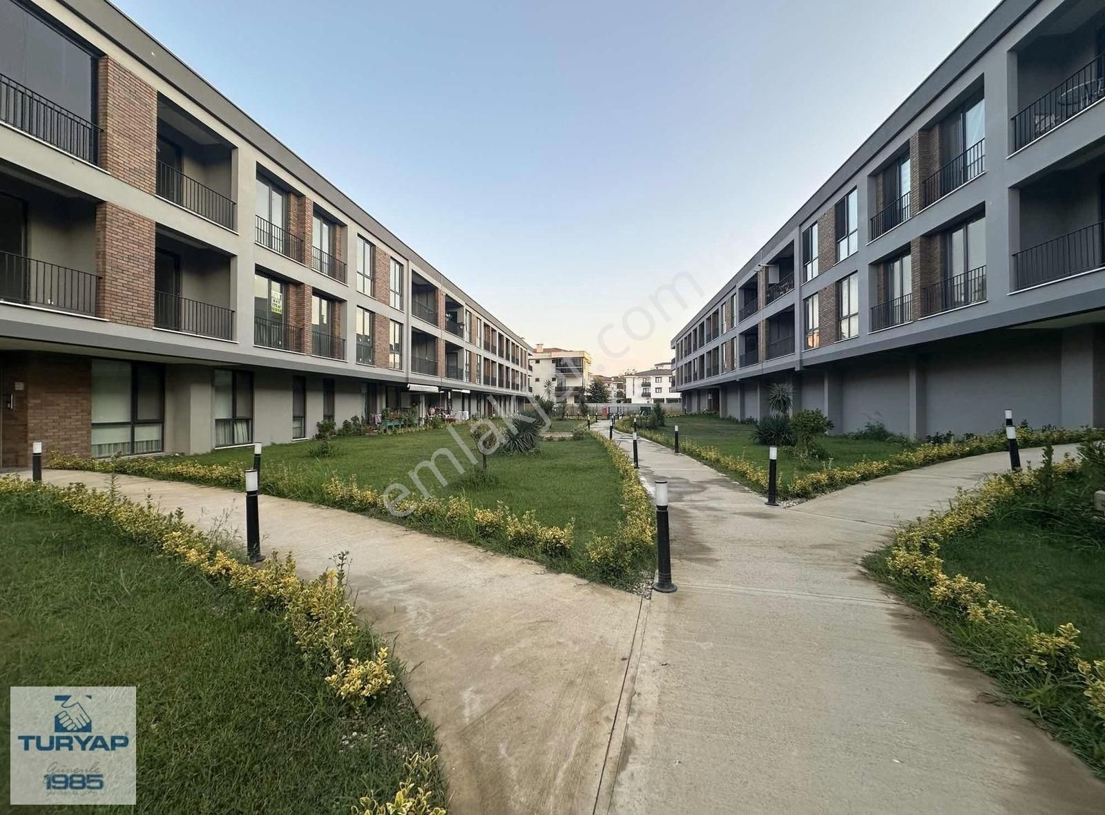 Turyap Soner'den Satılık Merkezi Konumda Site İçi 4+1 Daire