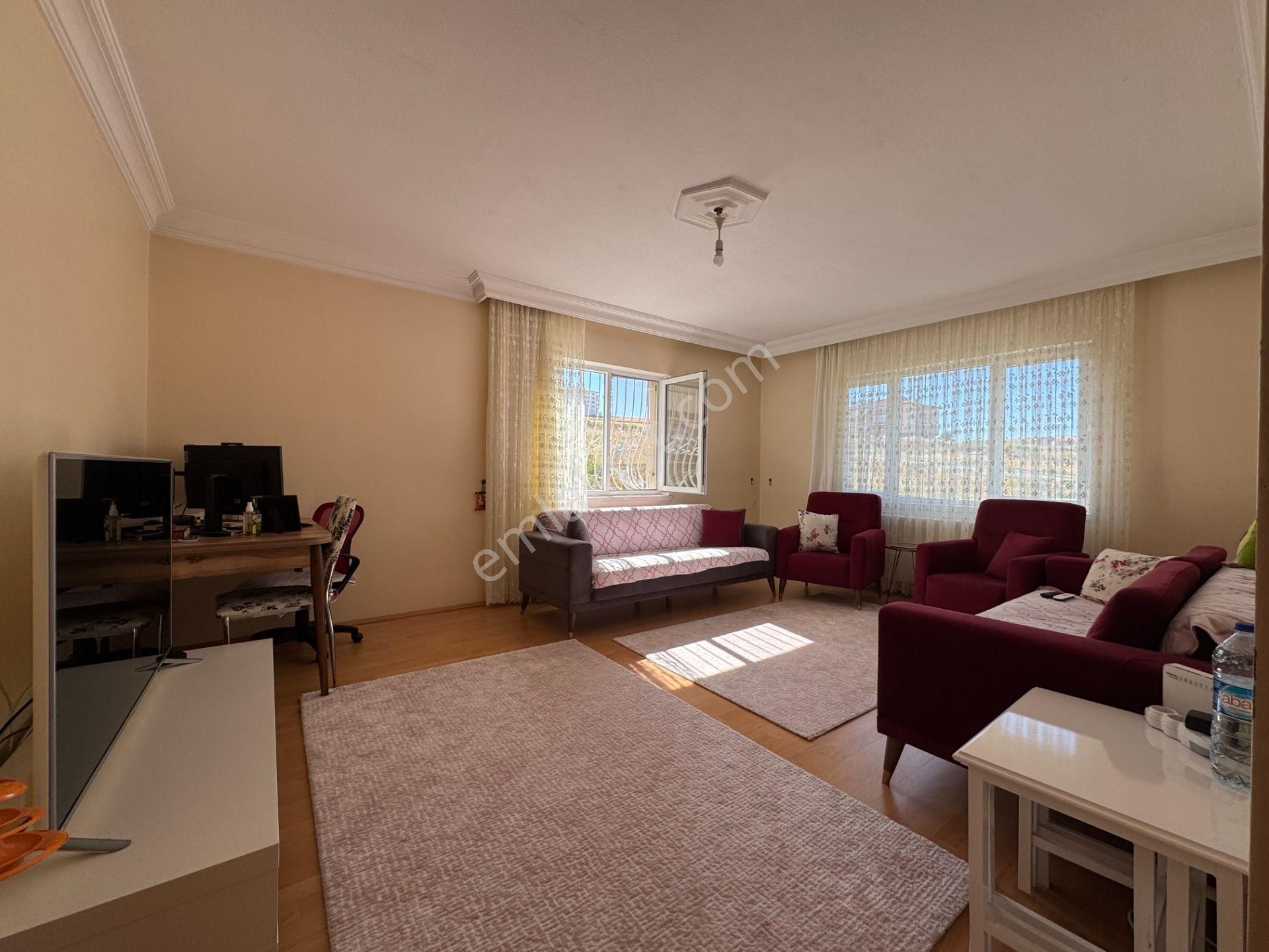 Kalecik Emlak'tan Mimar Sinanda Çift Balkonlu 3+1 120m² Yüksek Giriş