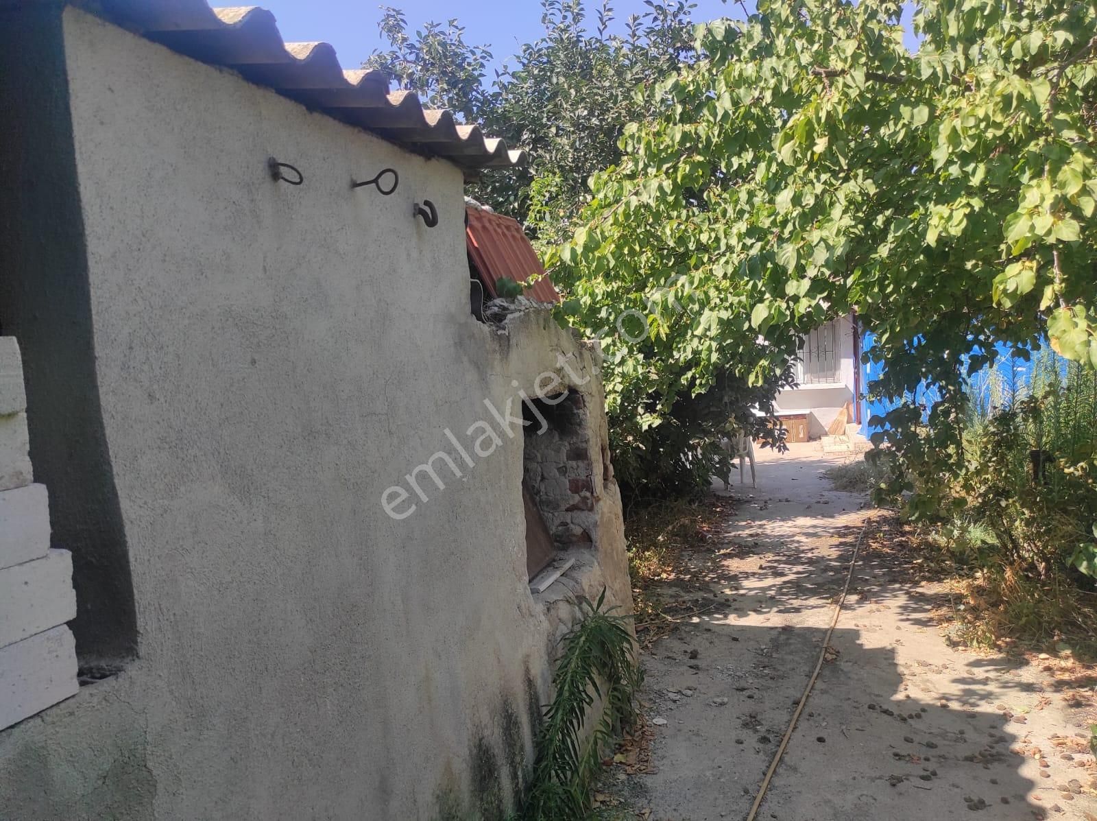 Salihli Beylikli Mah. Satılık Köy Evi - Görsel 15