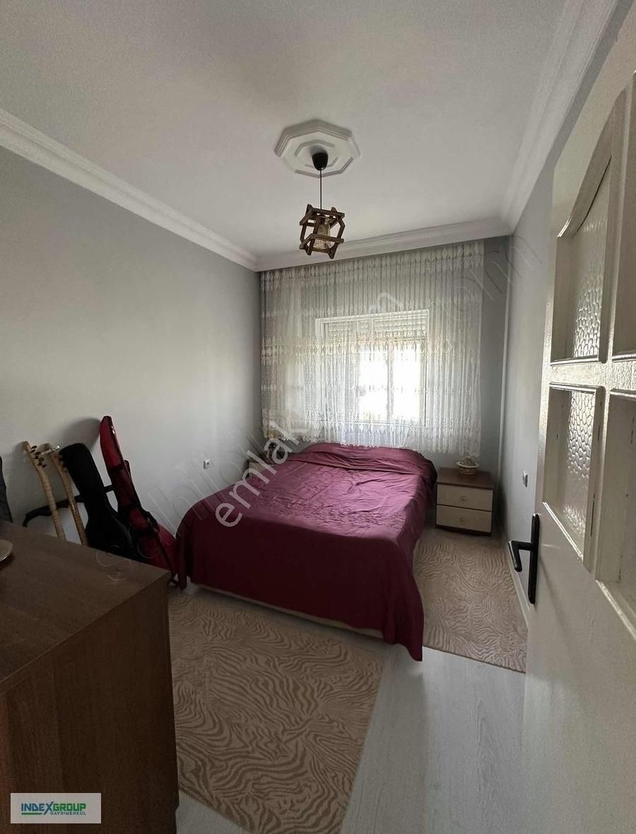 Altınovada 500m2 İçinde 3+1 140m2 Müstakil Ev - Görsel 3