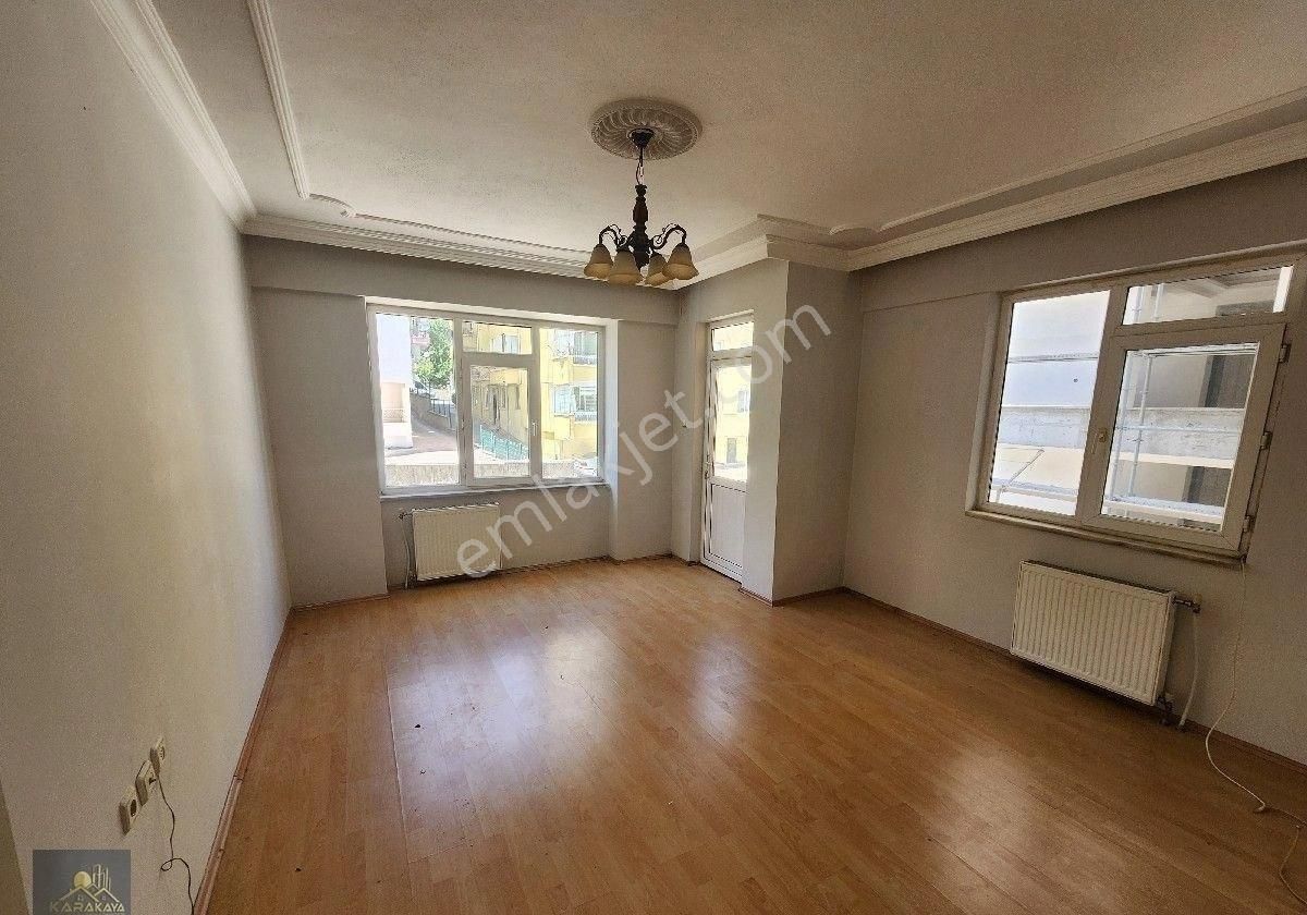 Gazi Mahallesinde Kiralık Ara Kat