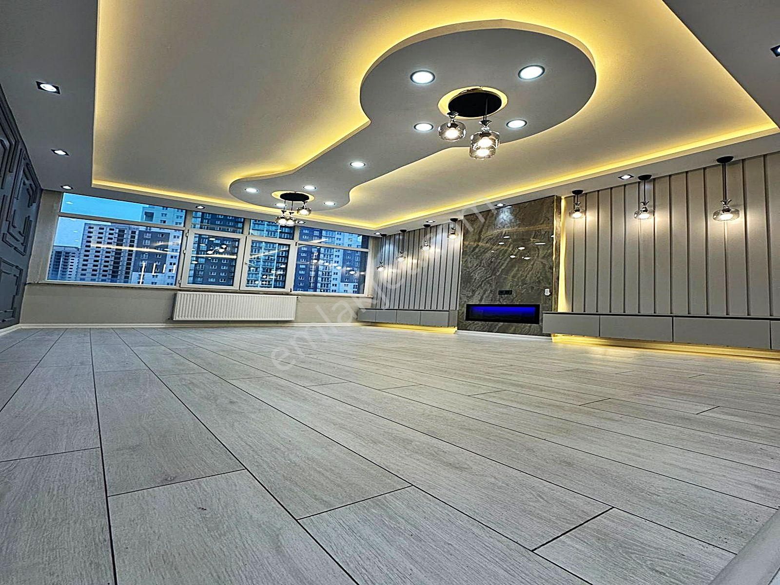 Nes Yapı'dan Otoparklı Site'de Havuz Ve Şehir Manzaralı Ultra Lüks Ebeveyn Banyolu 130 M² 2+1 Daire