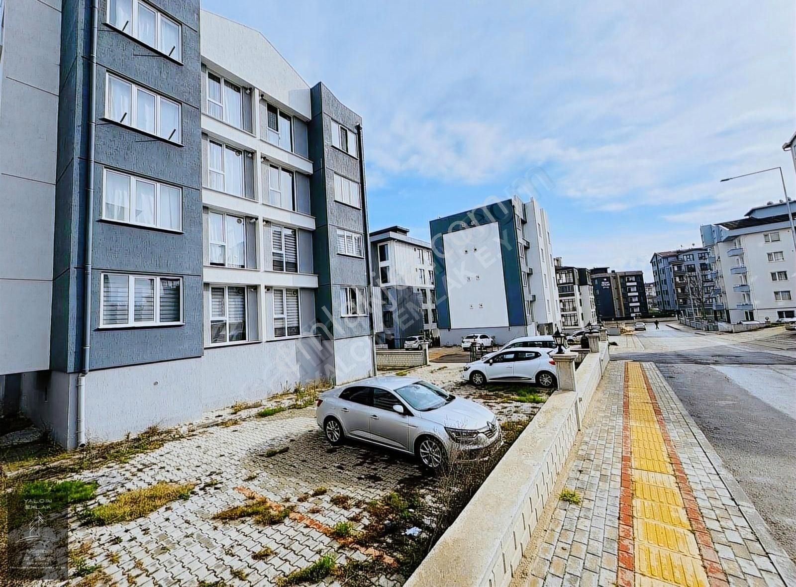 Yalçın Emlak'tan 2+1 Eşyalı Satılık Daire - Görsel 12