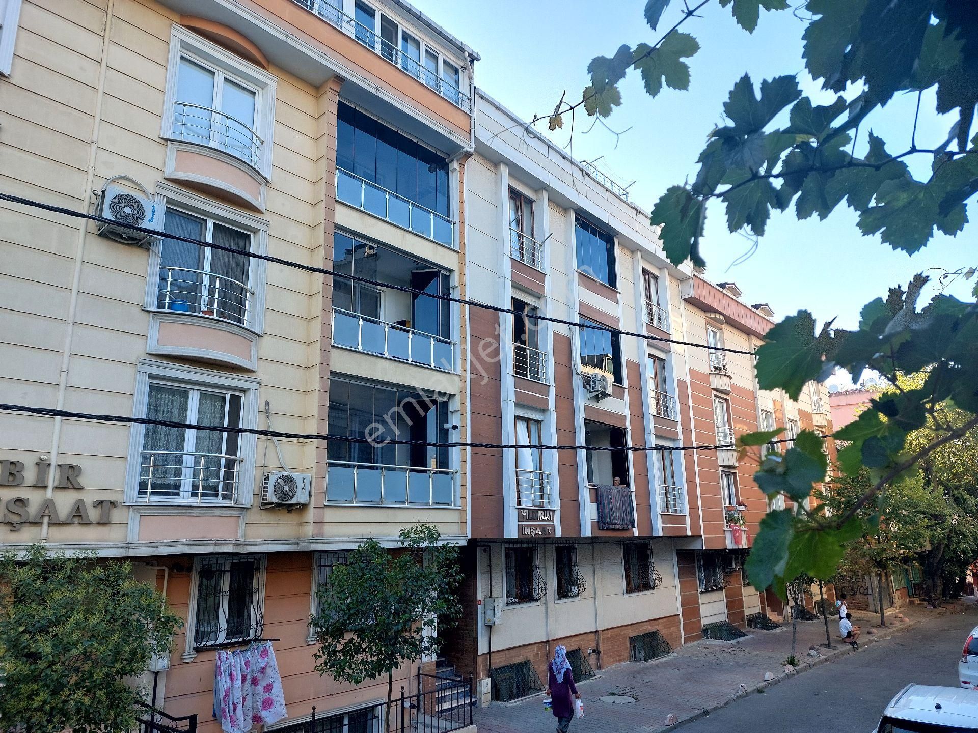 Gaziosmanpaşa Küçükköy Beşyol De Satılık Daire Birinci Kat 2+1 95 M2