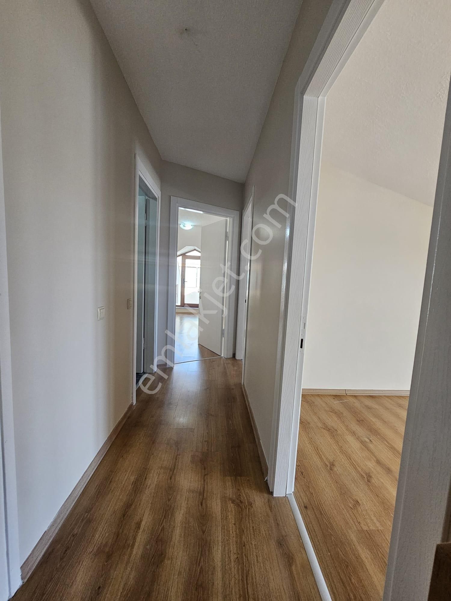 Küçükyalı Altıntepede Kombili Kapalı Otoparklı 140m2 3+2 Dubleks - Görsel 22