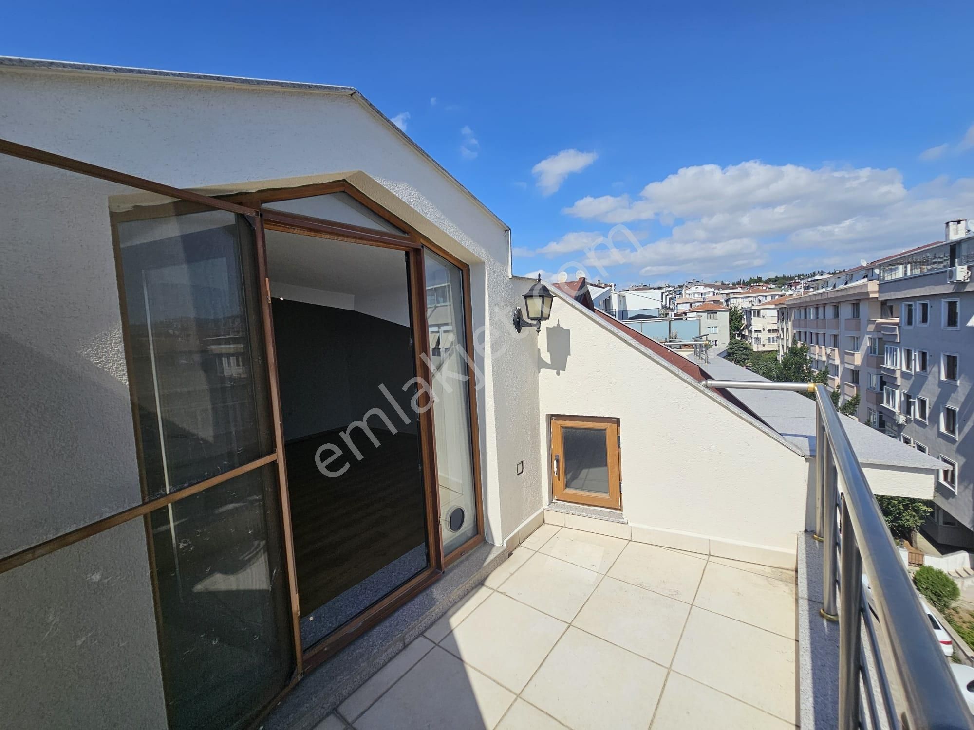Küçükyalı Altıntepede Kombili Kapalı Otoparklı 140m2 3+2 Dubleks - Görsel 18