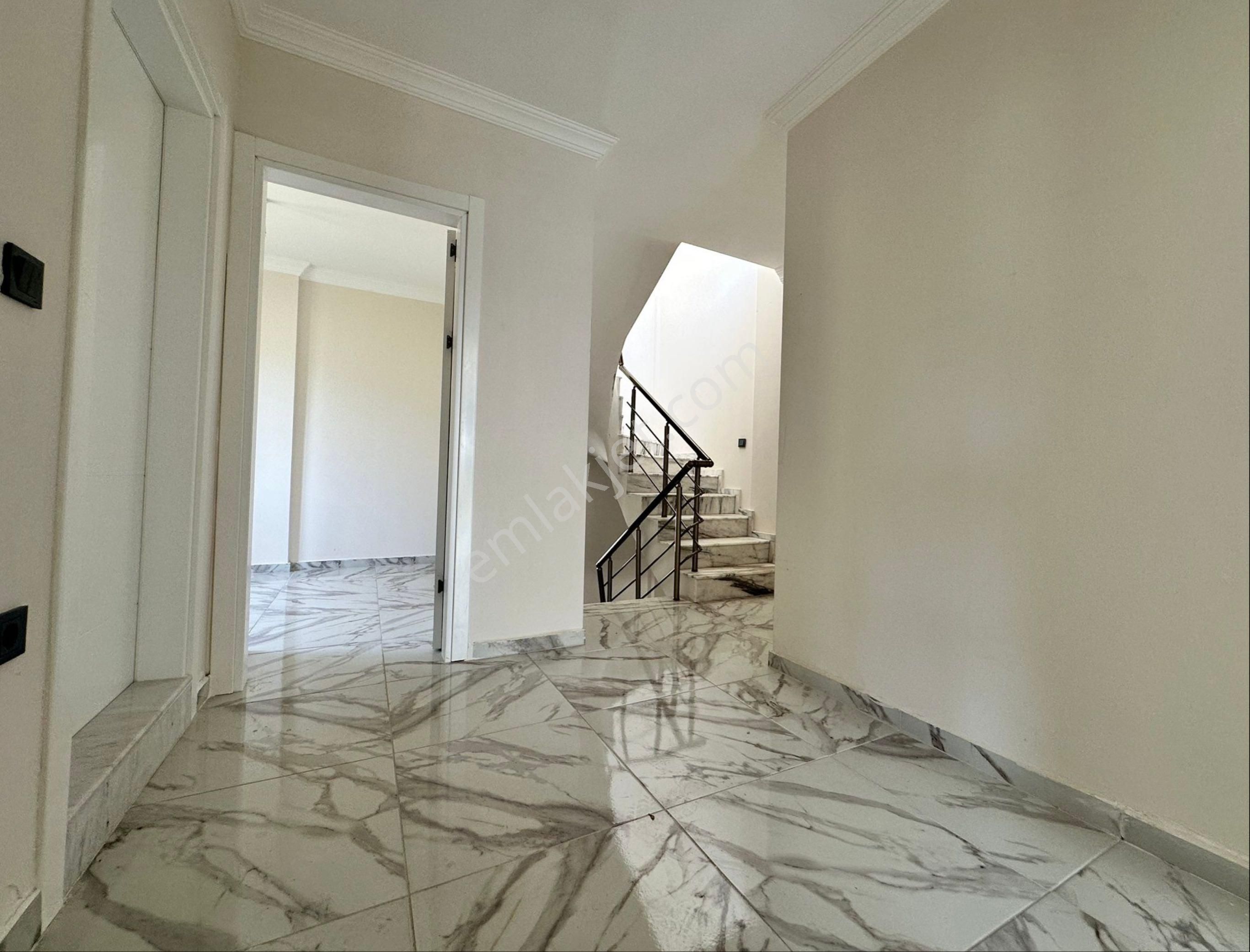 Atatürk Mah Geniş Bahçeli,deniz Manzaralı 3+1 Villa - Görsel 12