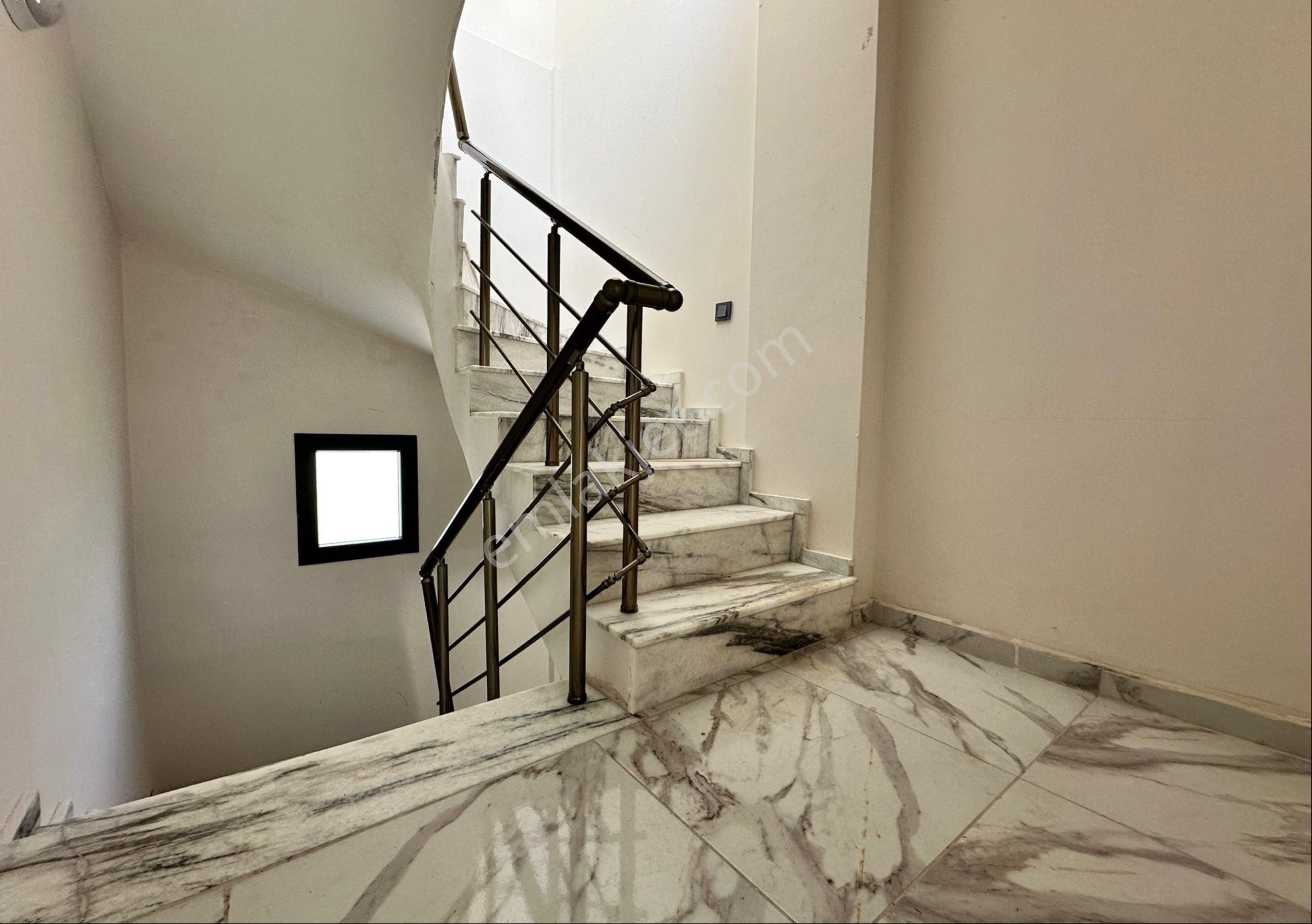 Atatürk Mah Geniş Bahçeli,deniz Manzaralı 3+1 Villa - Görsel 18