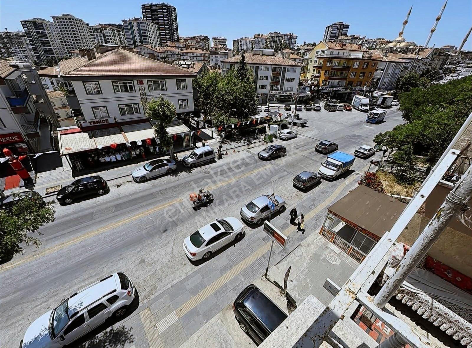 Ankara Emlak'tan Mehmet Ali Altun Cad.manzaralı 3+1 Kiralık