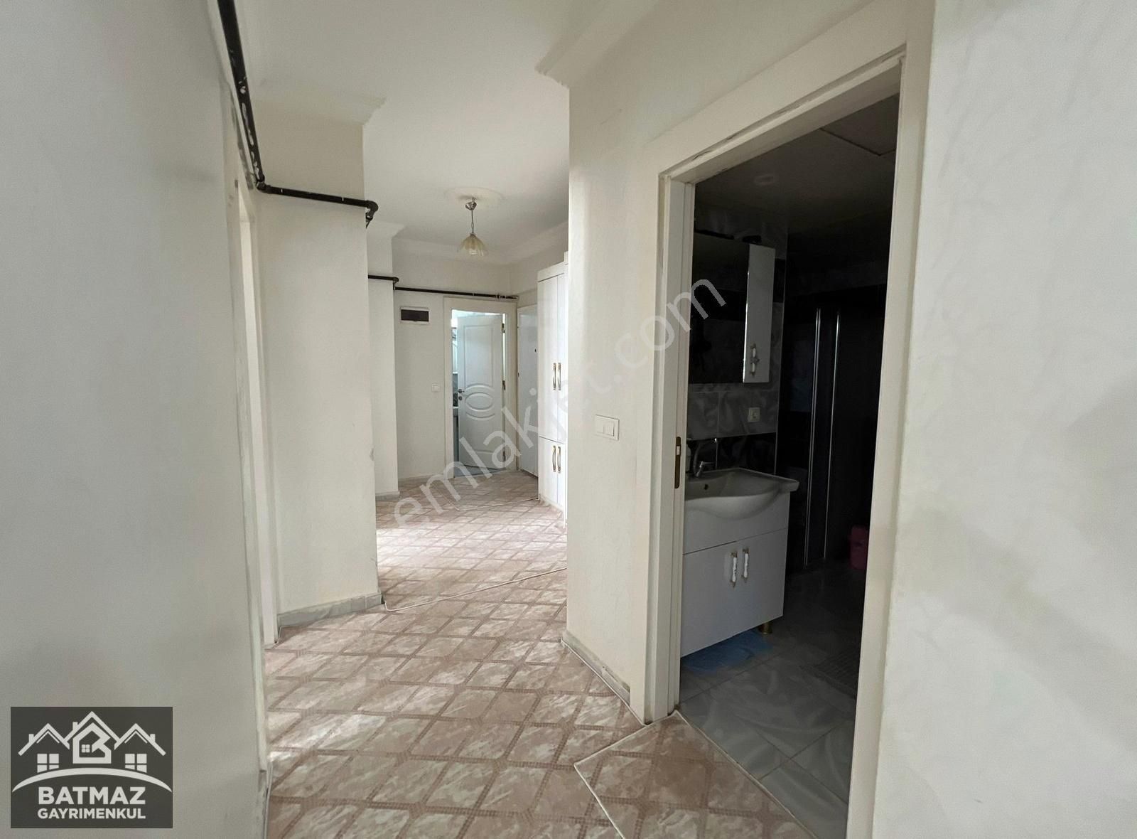 Batmaz'dan Beykent 1.etap'da 2+1 Satılık Bakımlı Daire - Görsel 21