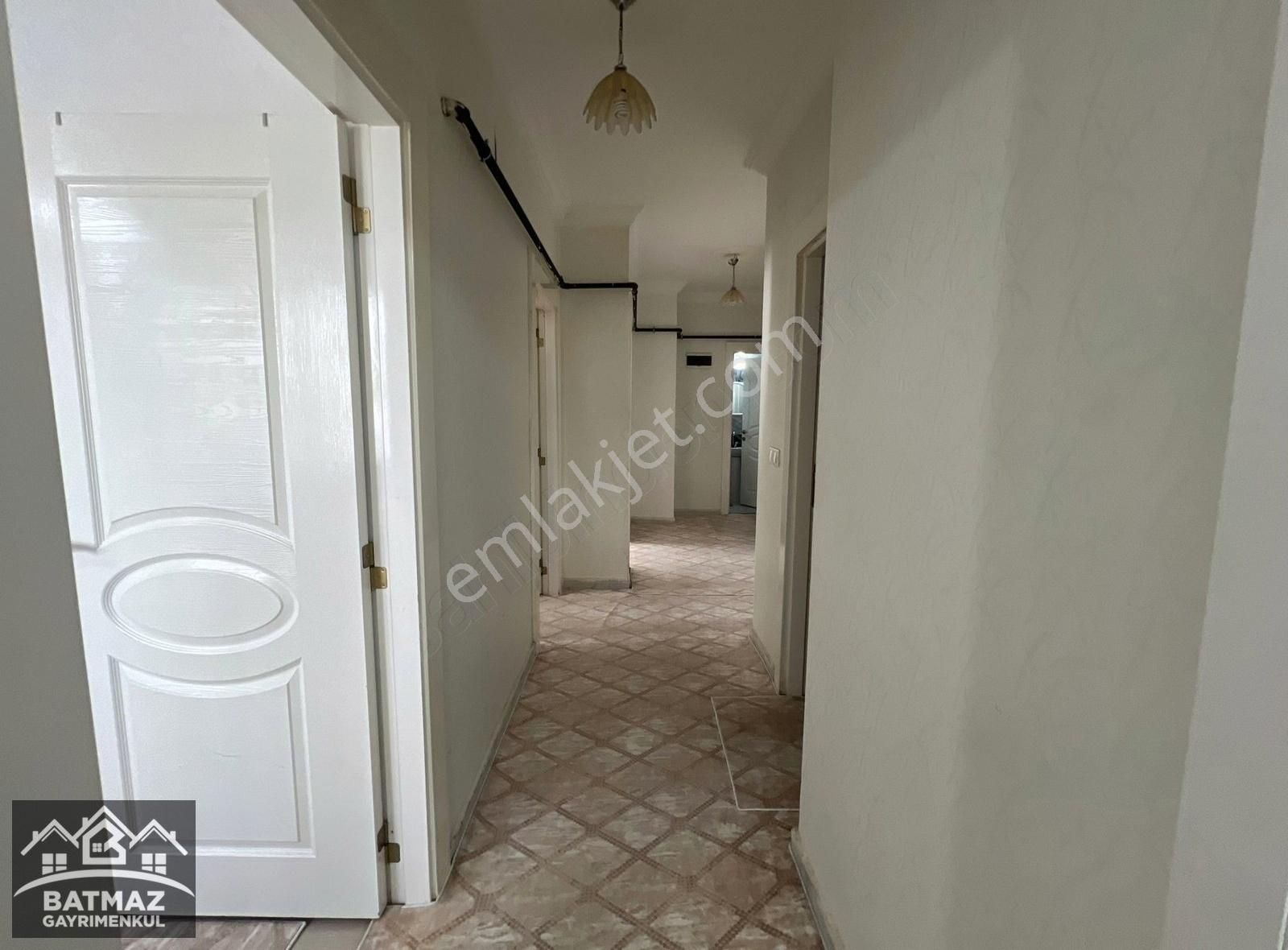 Batmaz'dan Beykent 1.etap'da 2+1 Satılık Bakımlı Daire - Görsel 17