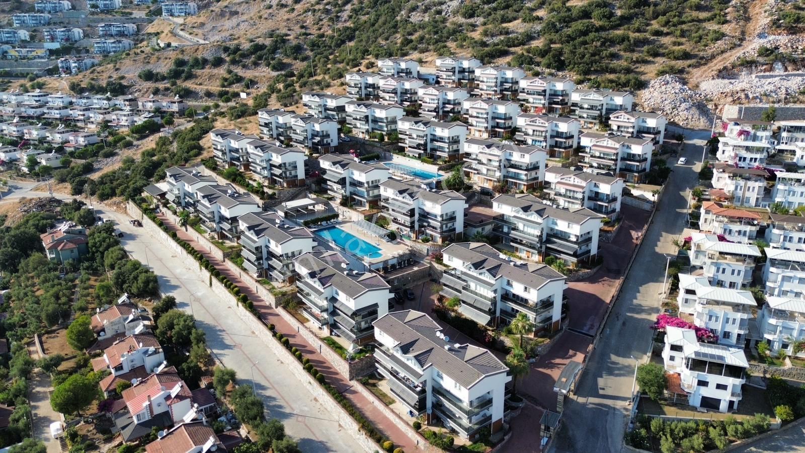 Remax Cool'dan 3+1 Muhteşem Konumlu Bahçe Dublexi