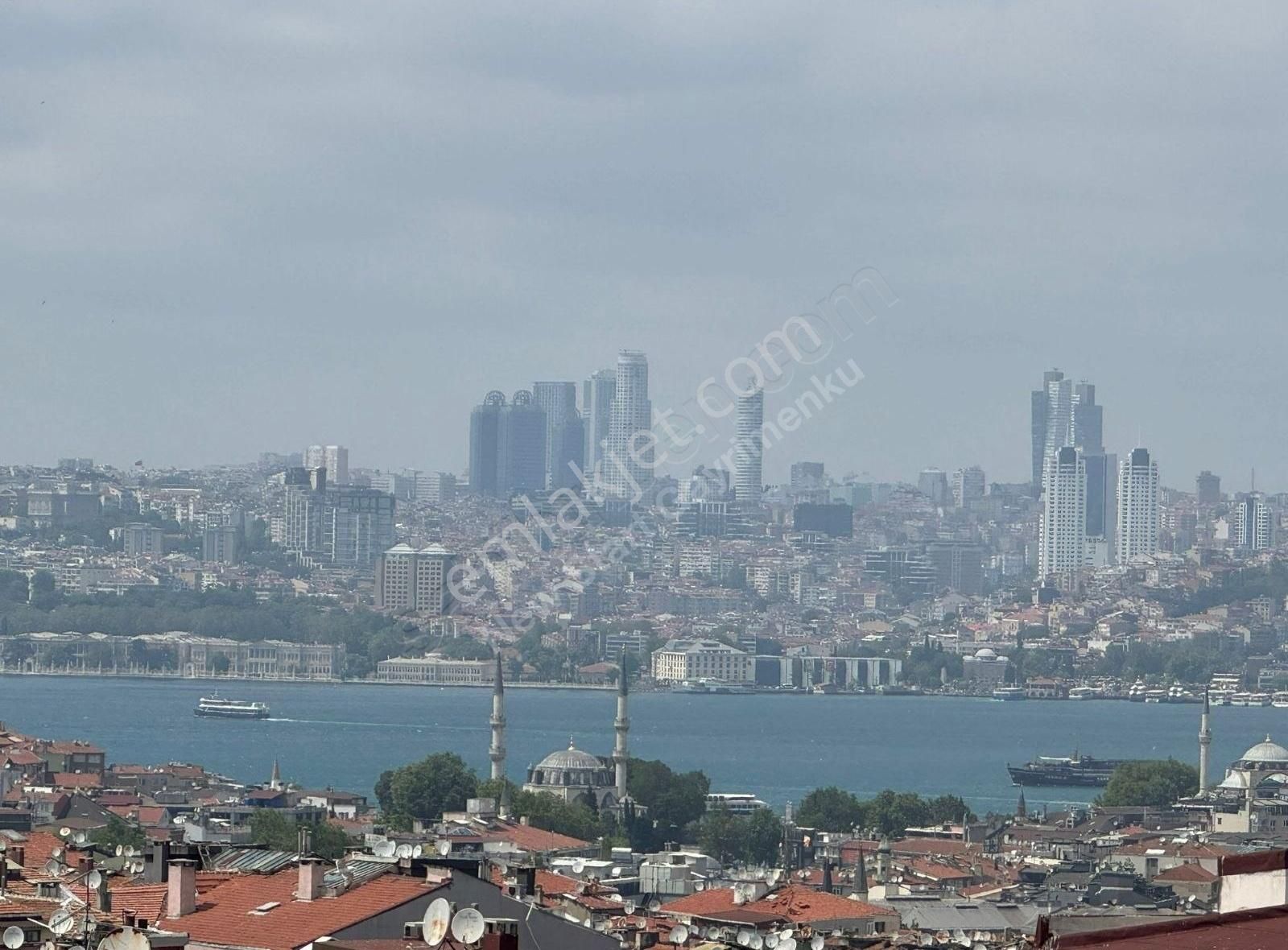 Zeynep Kamil'de Harika Deniz Manzaralı Full Eşyalı 3+1 Daire