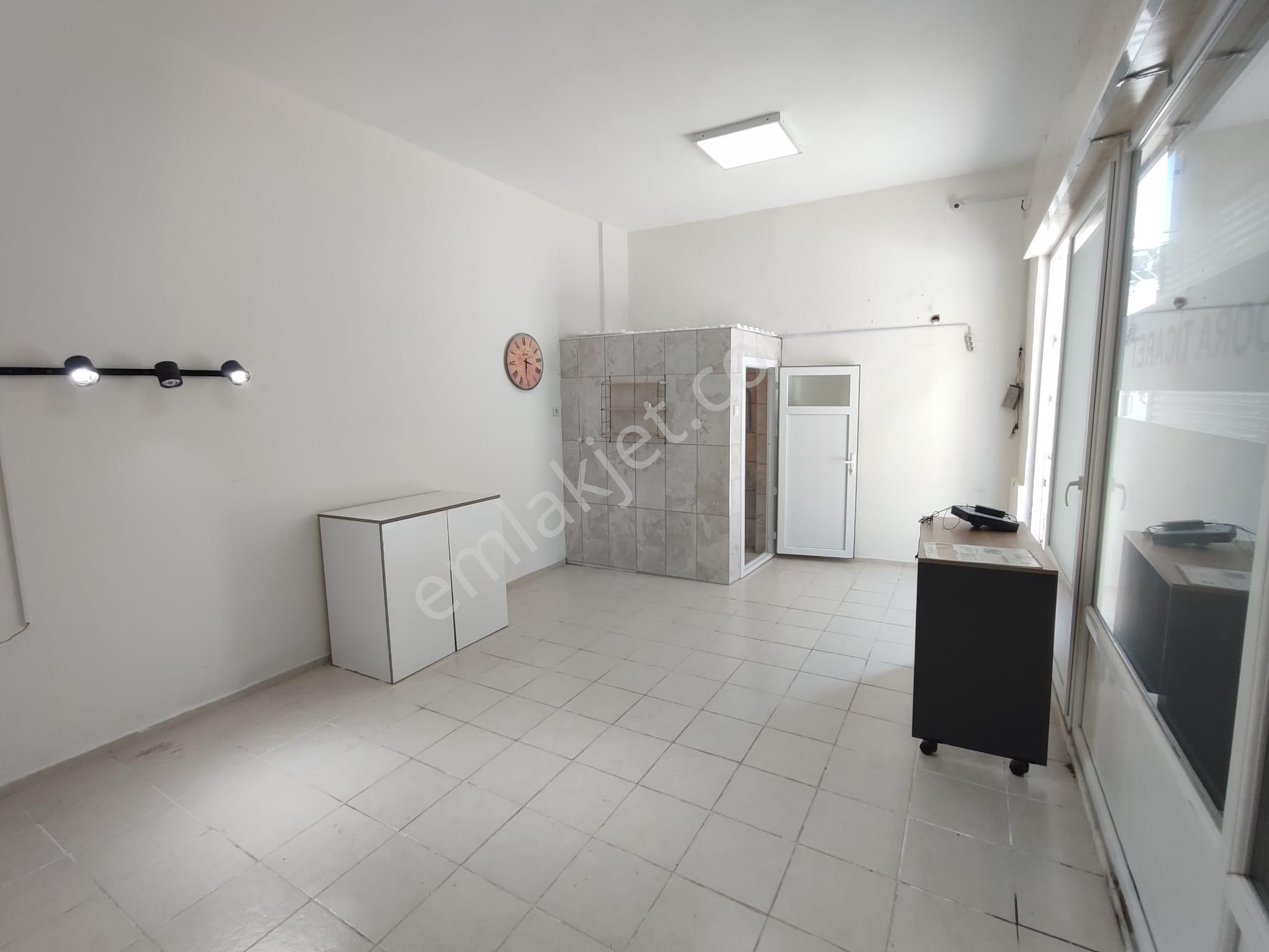 Bucaparisa'dan Özel Tınaztepe Hastanesi Yanı Kiralık Dükkan