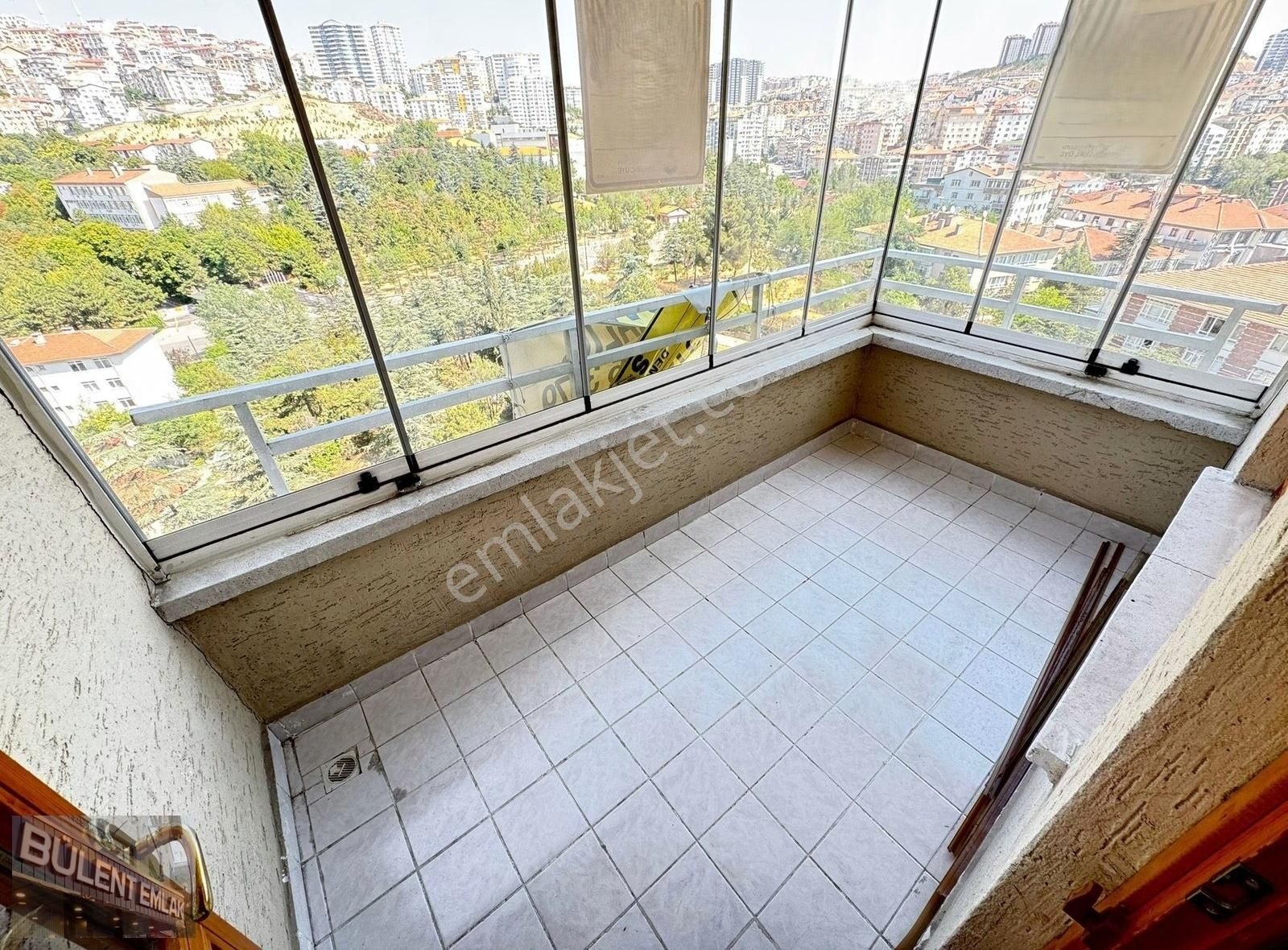 Etlikte Site İçerisinde Asansörlü 3+1 Memur Şartlı Kiralık Daire