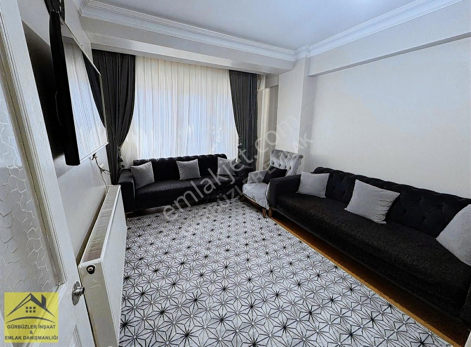M.akif'de Satılık Metroya Ve Mall Of'a Yakın 2+1 Ara Kat Daire