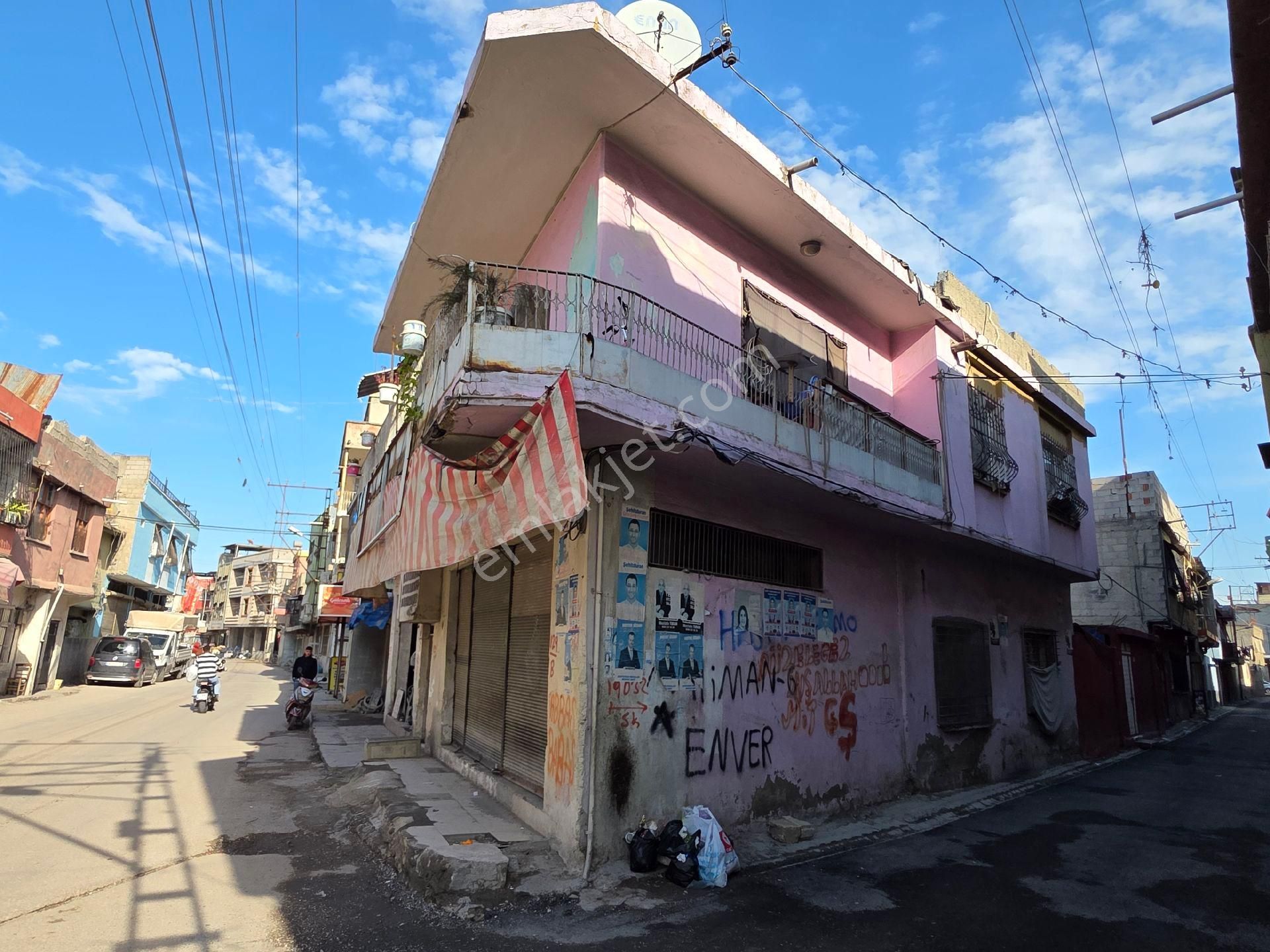 Yenibey Mahallesi – Emin Ağa Caddesi Üzerinde Köşebaşı Satılık 2 Katlı Bina 3 Adet Dükkan1 Daire - Görsel 2