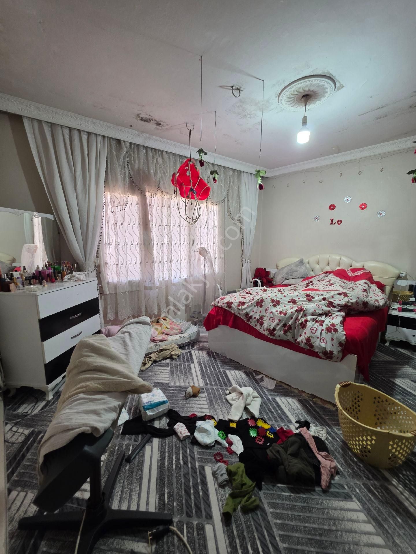 Yenibey Mahallesi – Emin Ağa Caddesi Üzerinde Köşebaşı Satılık 2 Katlı Bina 3 Adet Dükkan1 Daire - Görsel 26