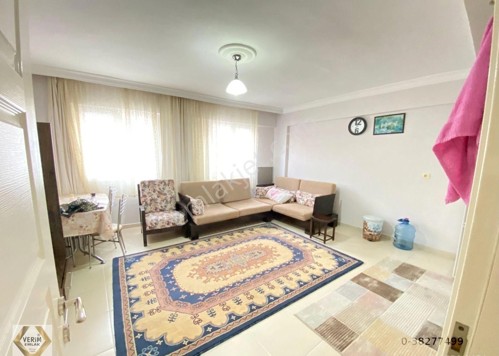 Ürkmez Merkez'de Plaja 150m Ful Eşyalı Satılık 2+1 Uygun Yatırımlık Daire