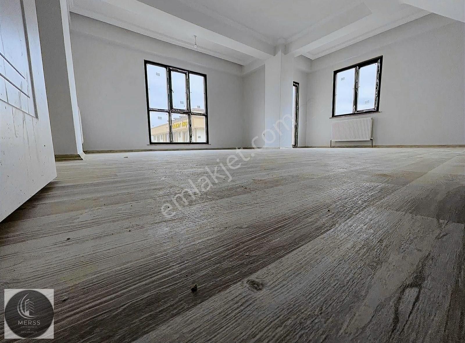 Sultanbeyli Mimar Sinanda 4+2 Üst Dubleks Daire Satılıktır