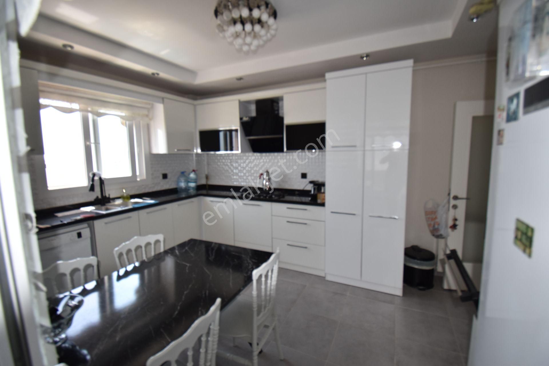 50. Yılda Satılık Havuzlu 3+1 Daire - Görsel 9