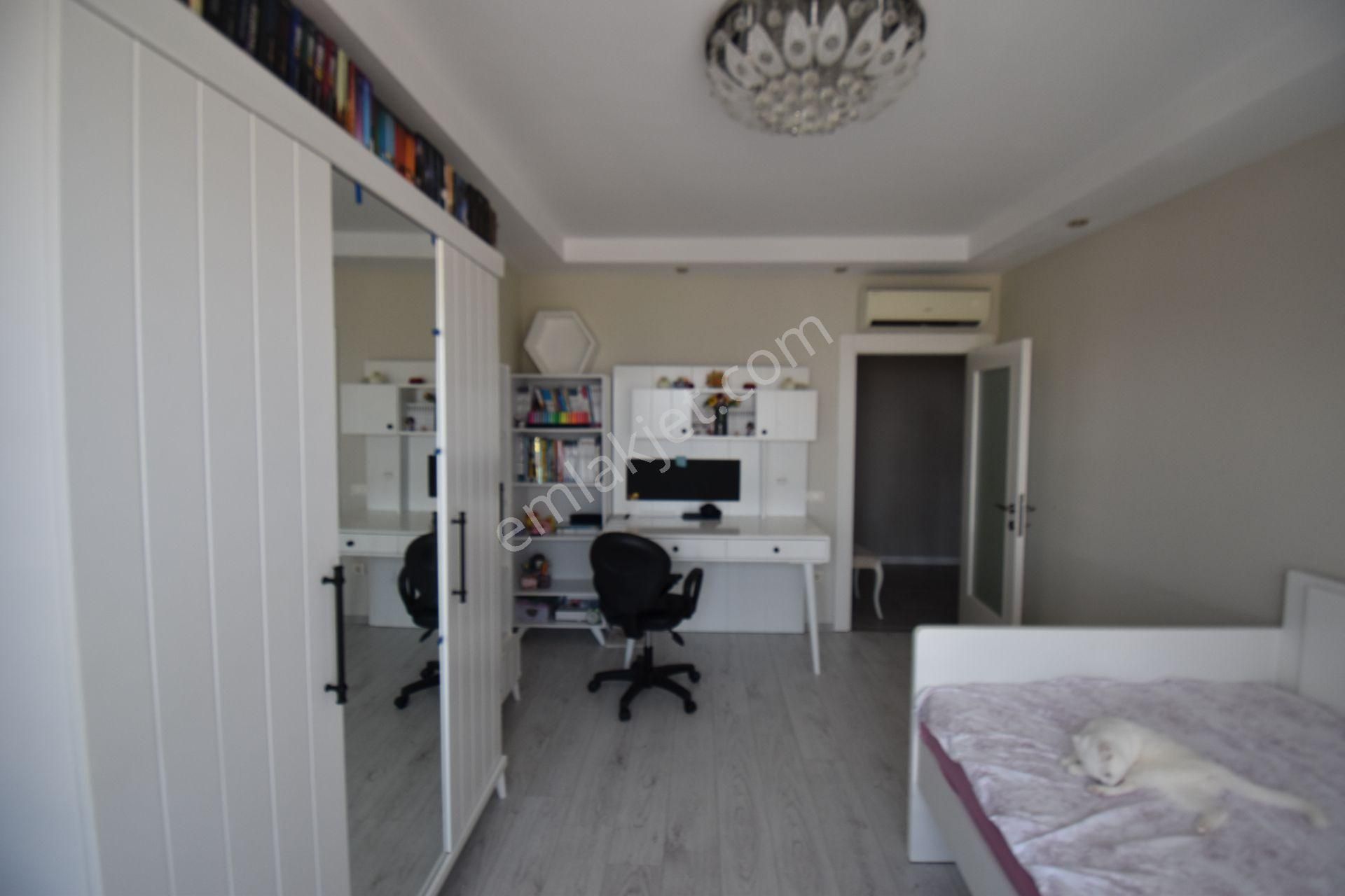 50. Yılda Satılık Havuzlu 3+1 Daire - Görsel 4